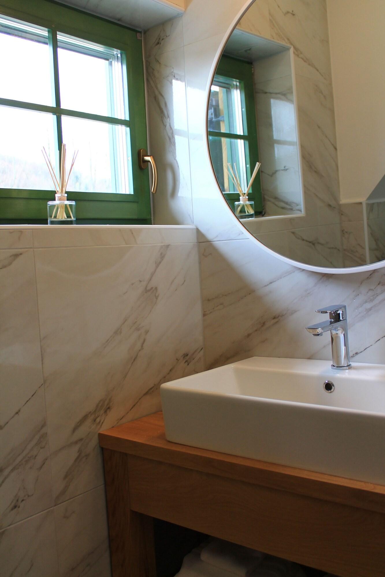 Apartment Queen Size Bed