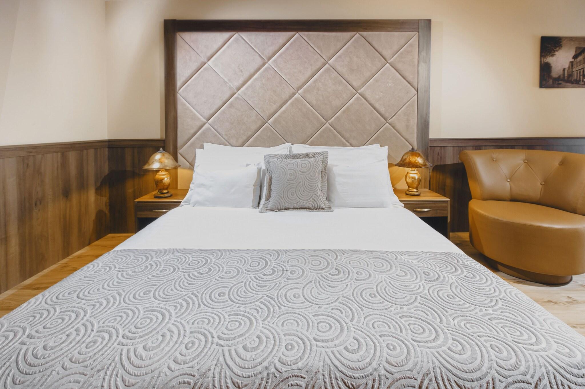 Suite Two Queen Beds