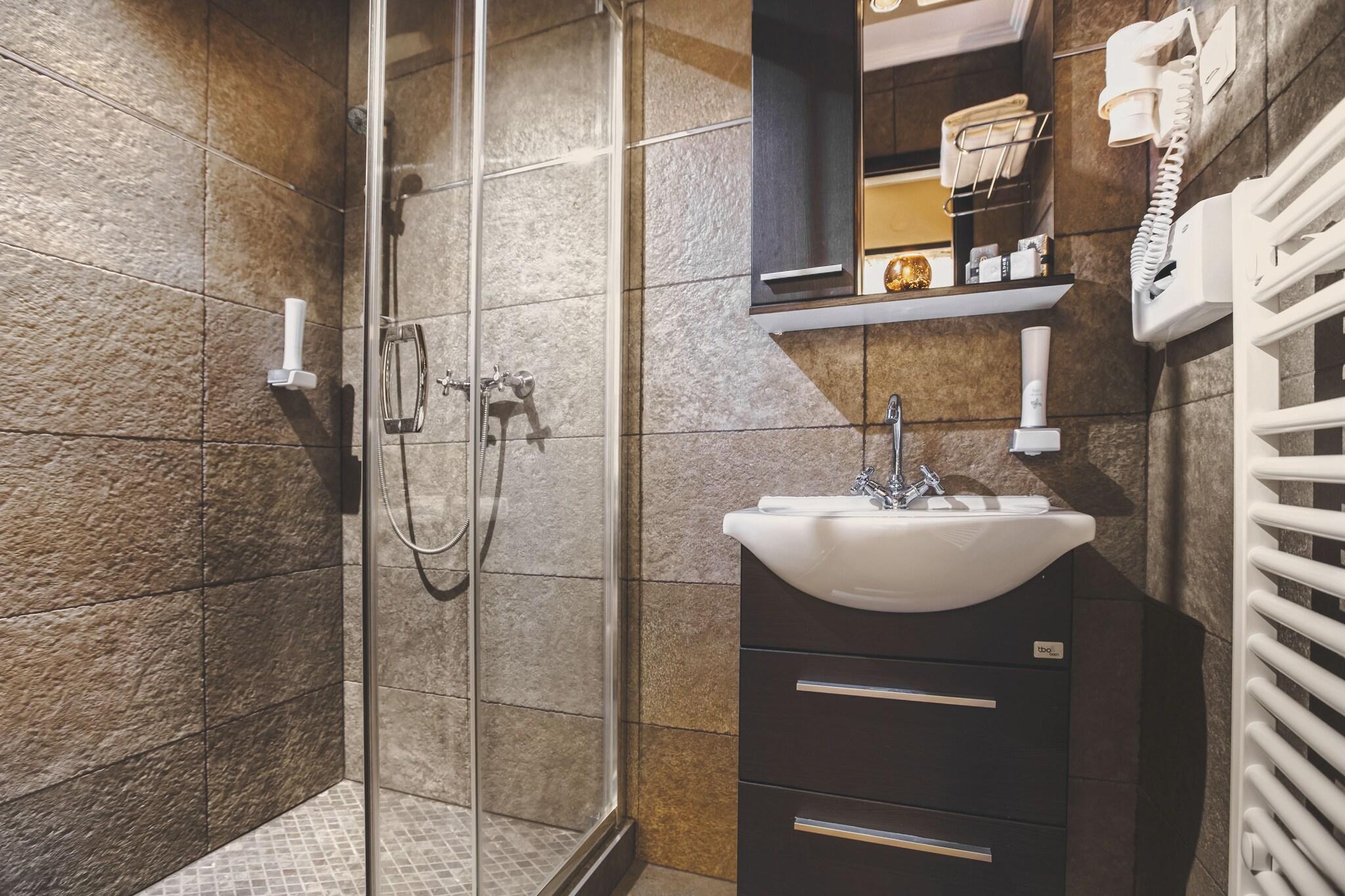 Double Queen Size Bed