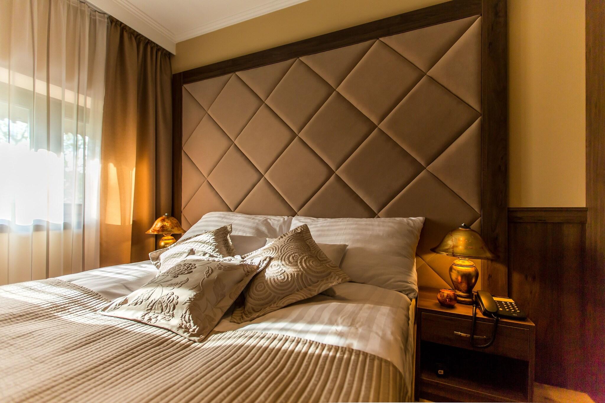 Double Queen Size Bed