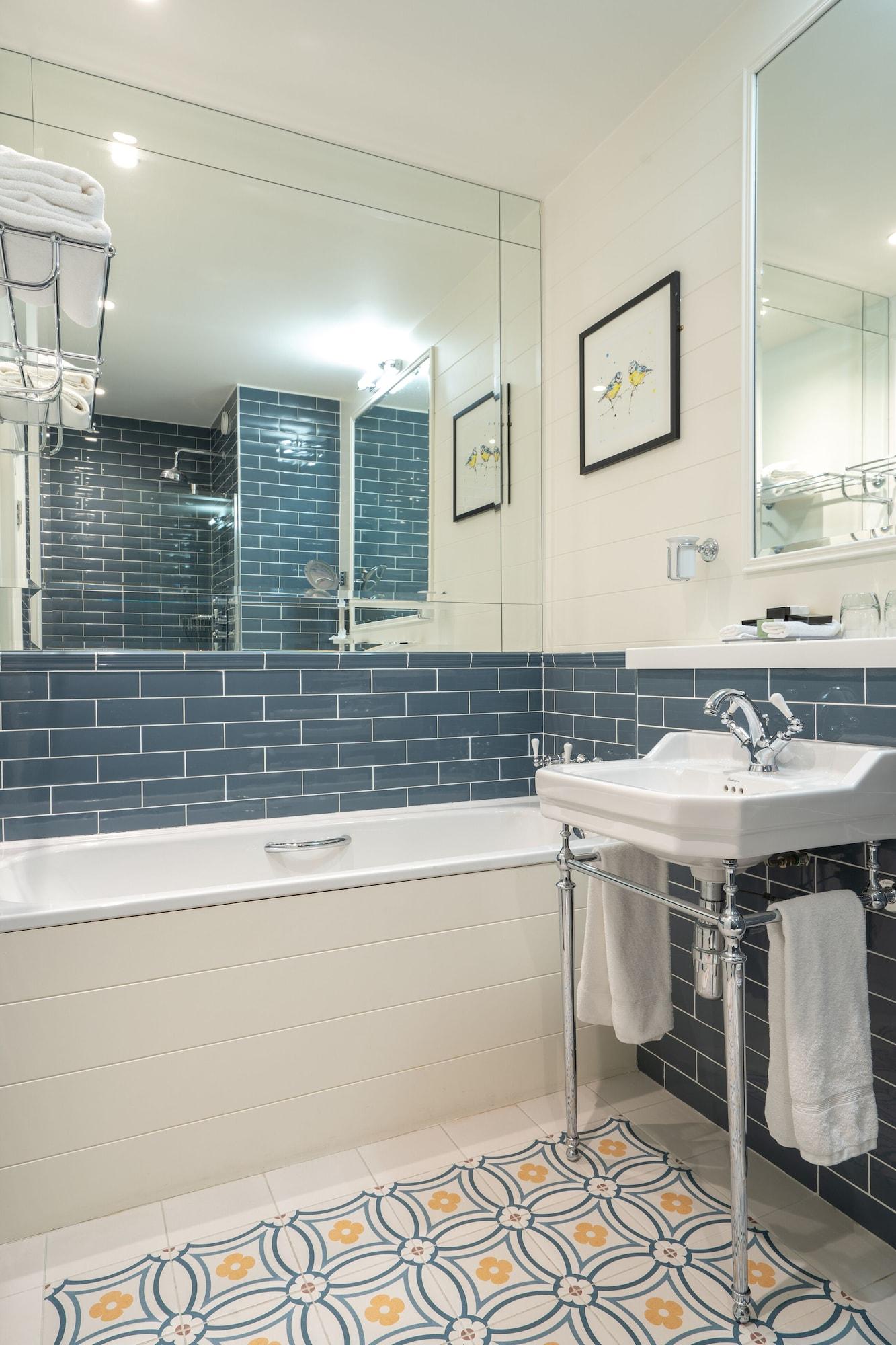 Double Garden View King Bed