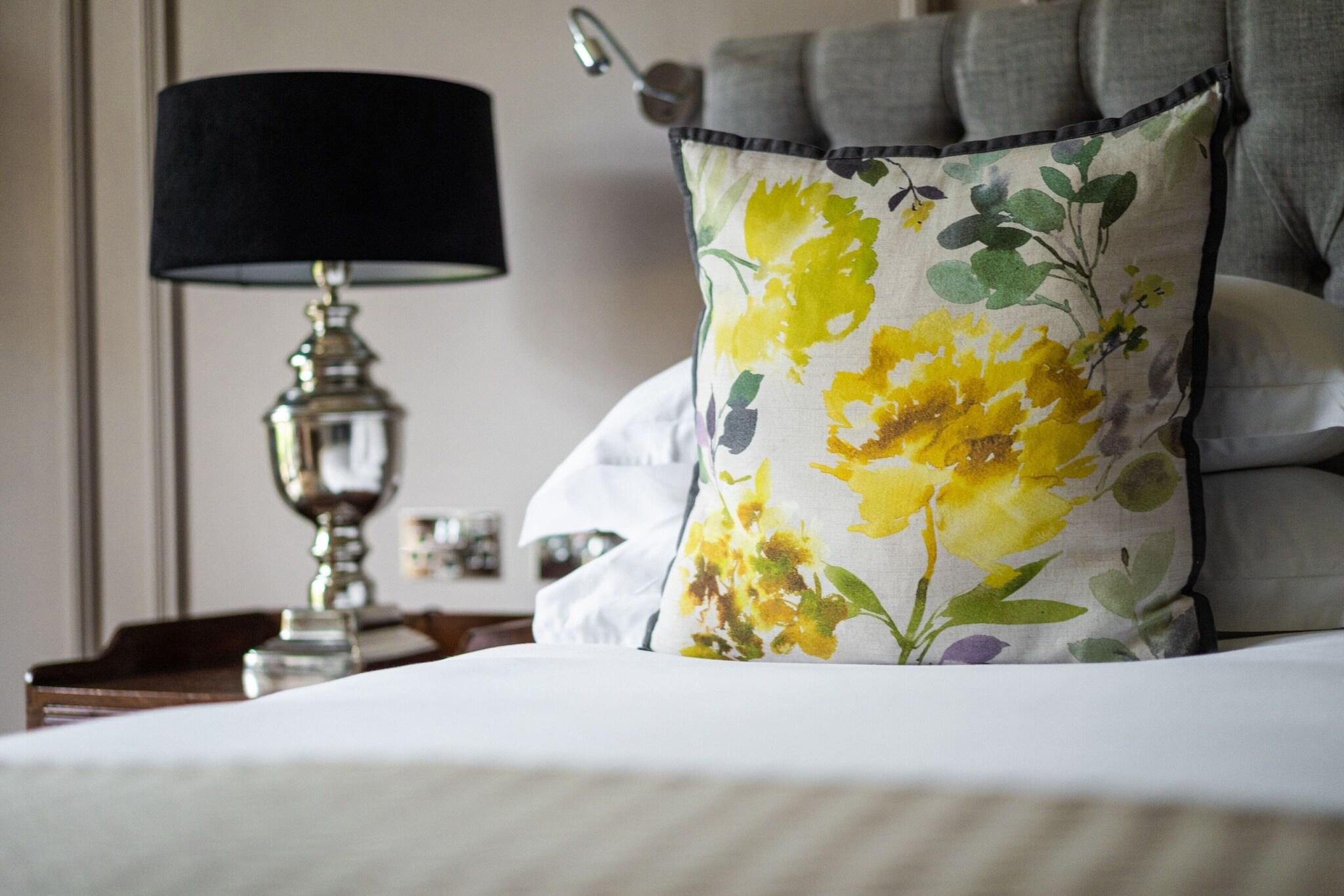 Double Garden View King Bed