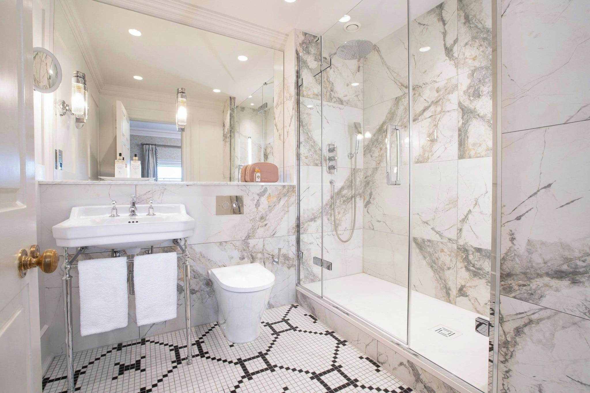 Junior Suite Garden View King Bed