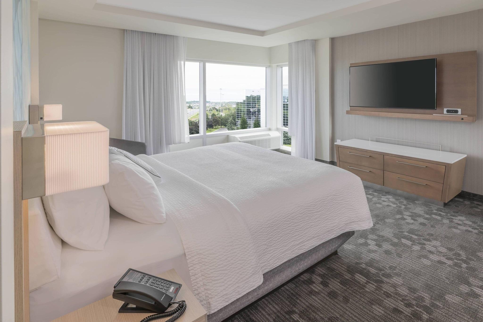 Double Deluxe King Bed