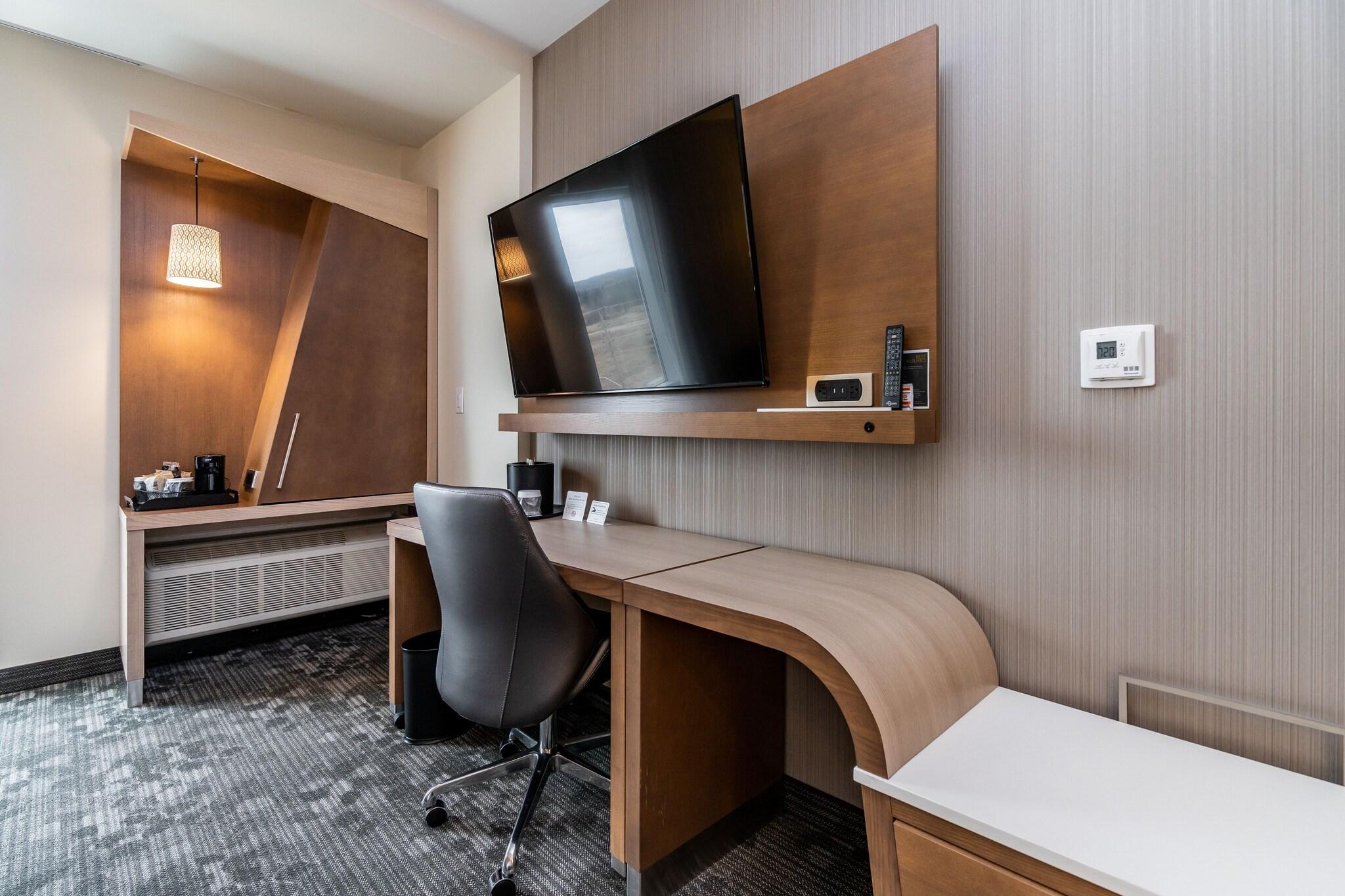 Junior Suite City View King Bed