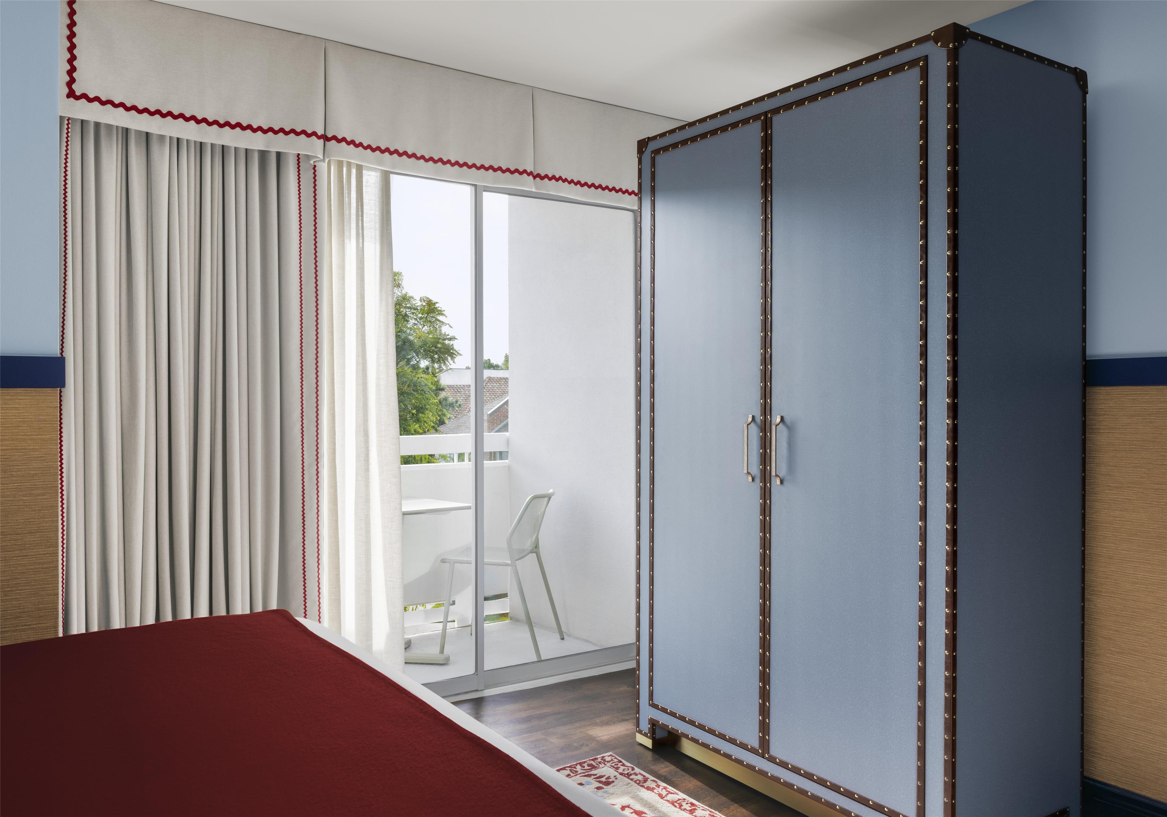 Double Queen Size Bed