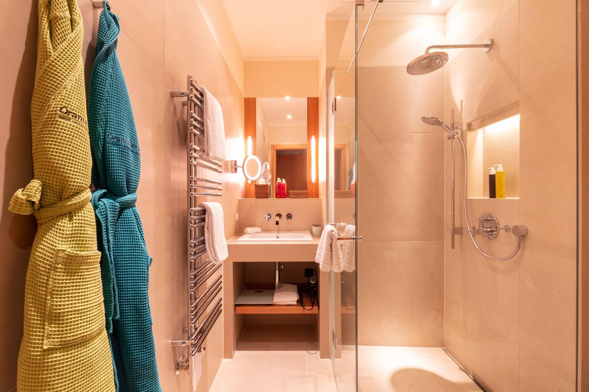 Double Queen Size Bed