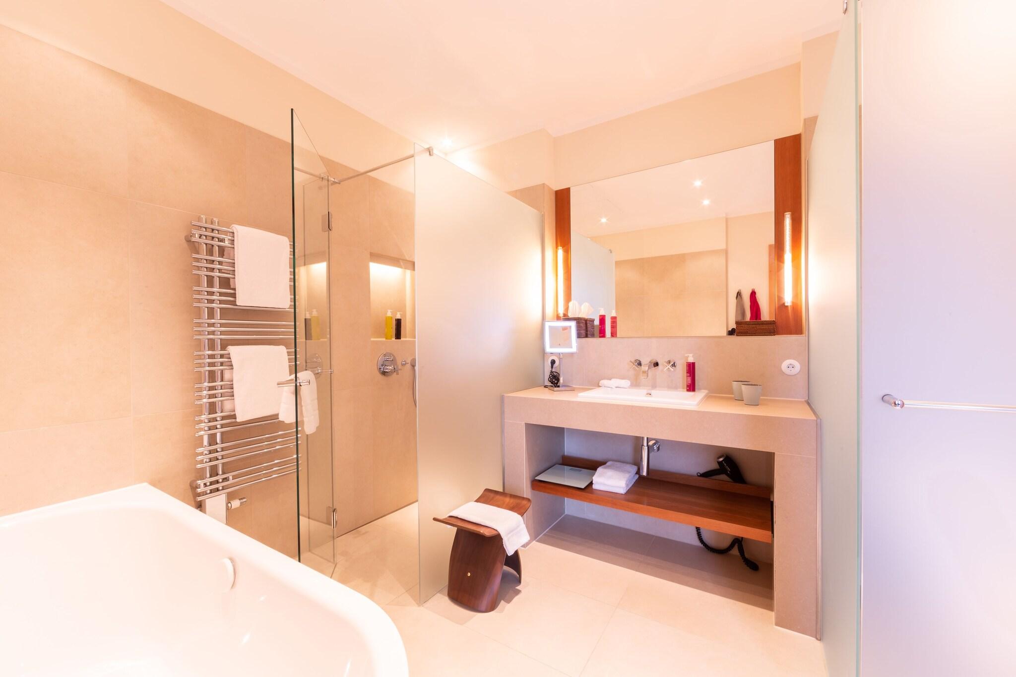 Junior Suite King Size Bed