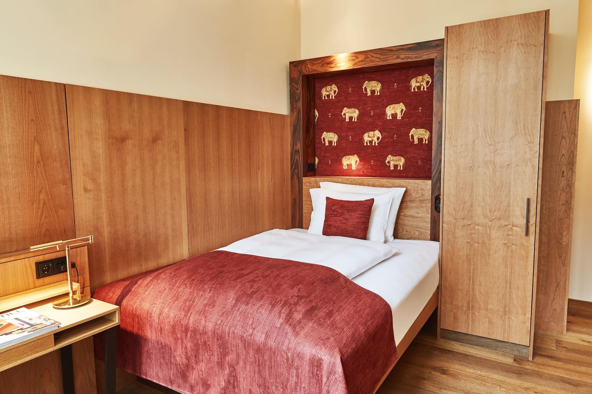 Double Queen Size Bed