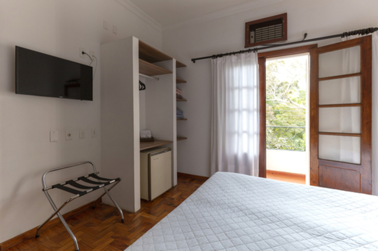 Apartment Connecting Room