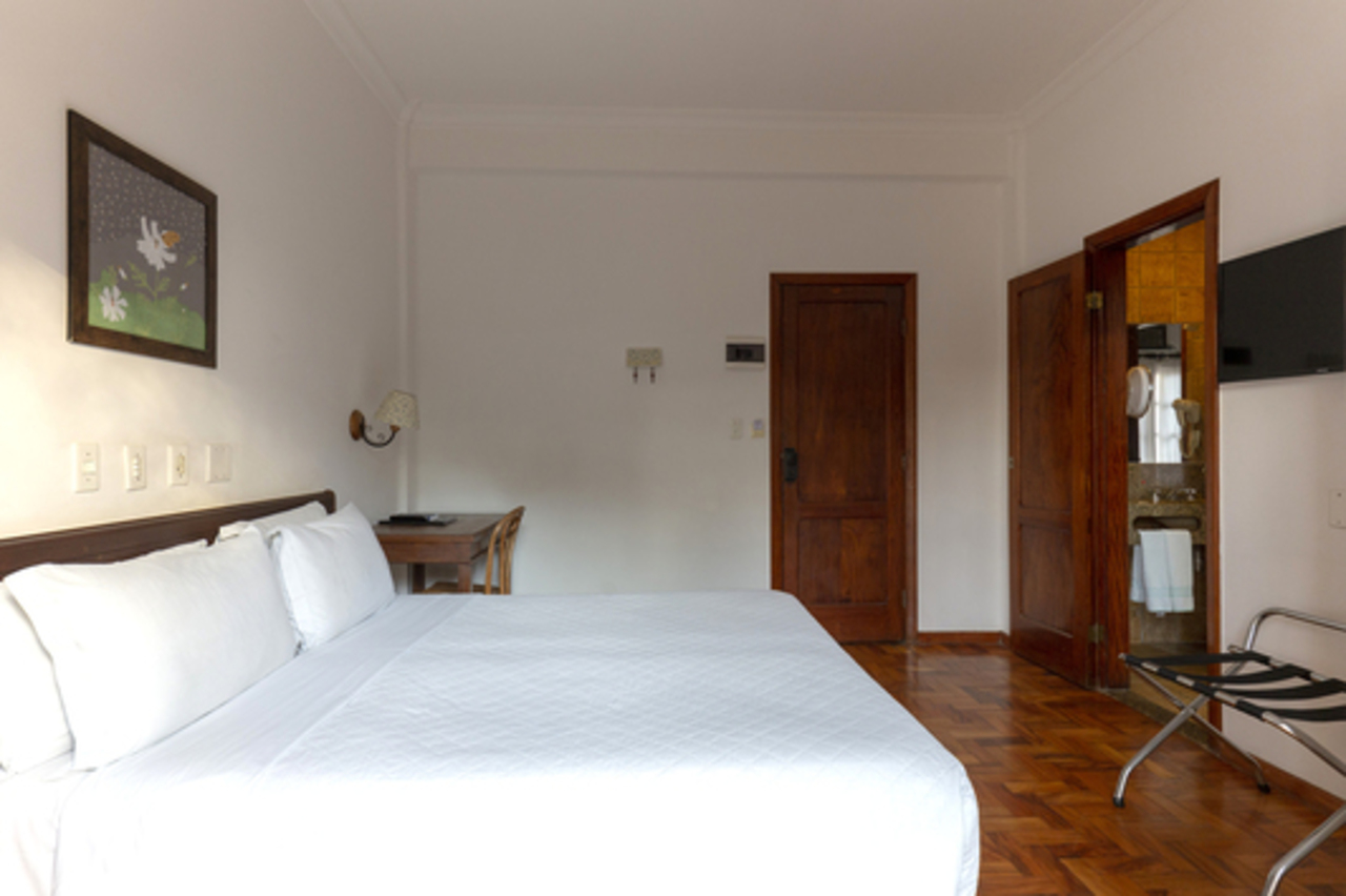 Apartment Connecting Room