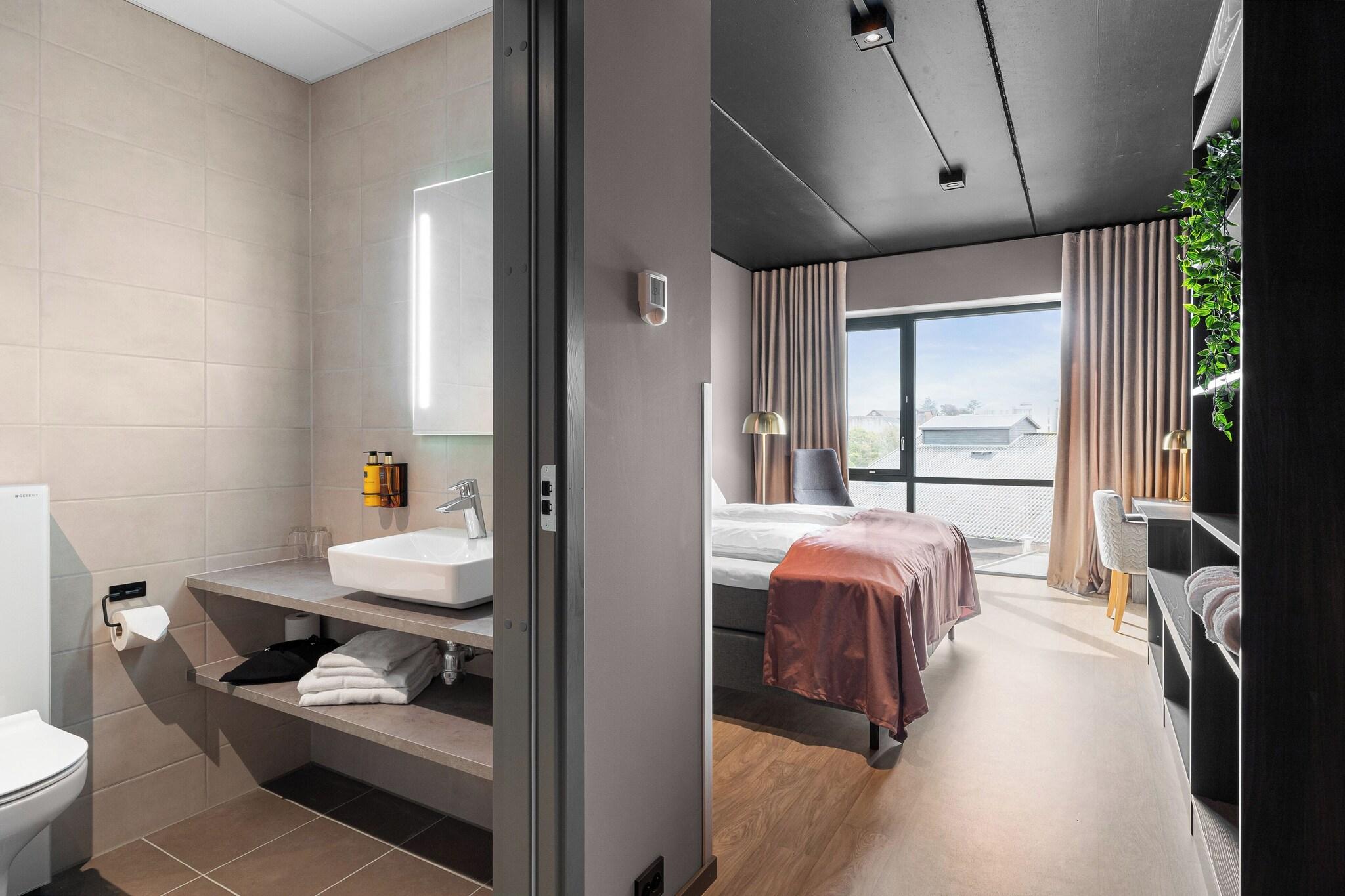 Double Business Queen Bed