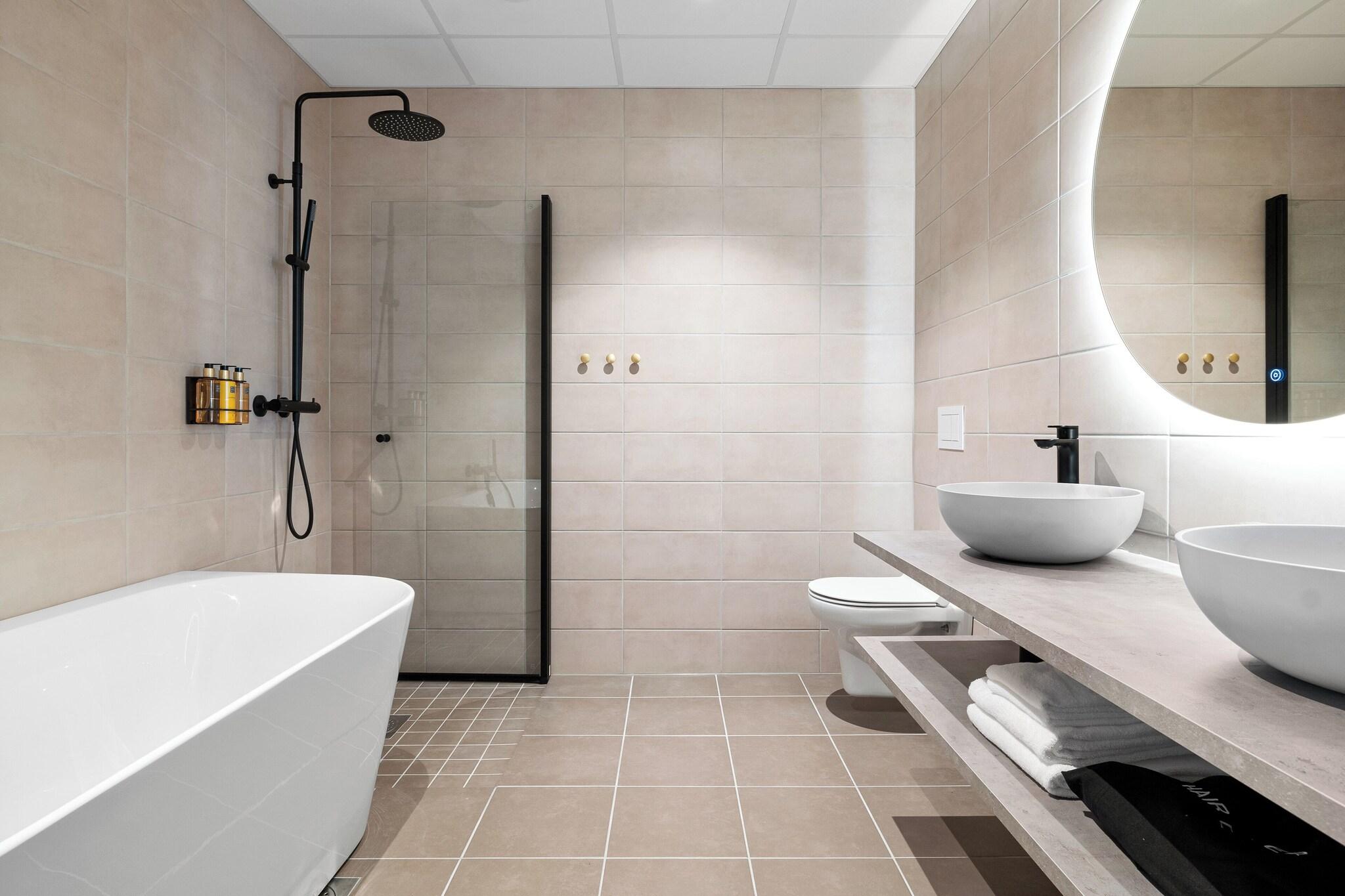 Studio Queen Size Bed