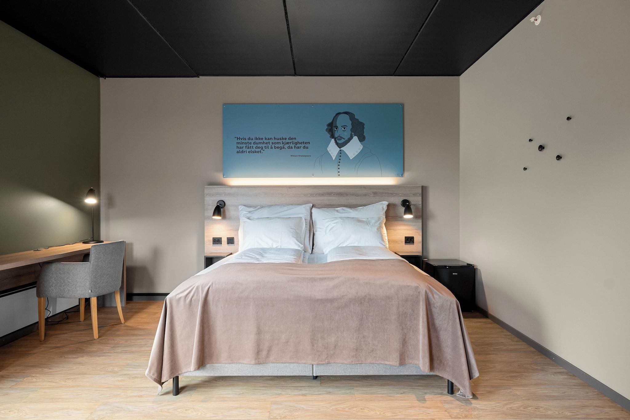 Studio Queen Size Bed