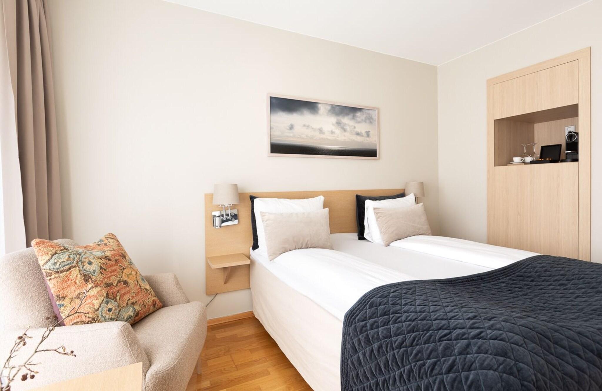 Double Queen Size Bed