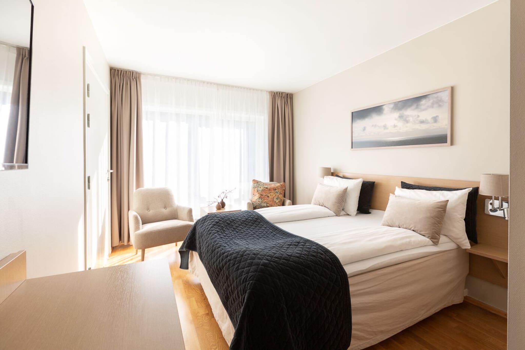 Double Queen Size Bed