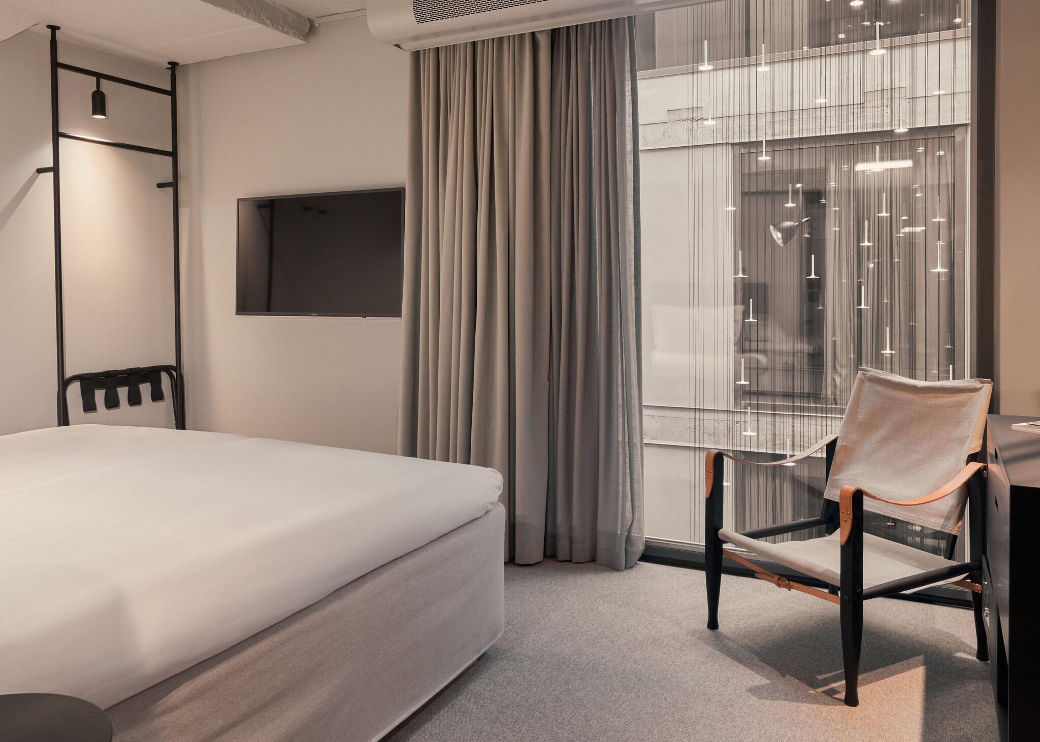 Double King Size Bed