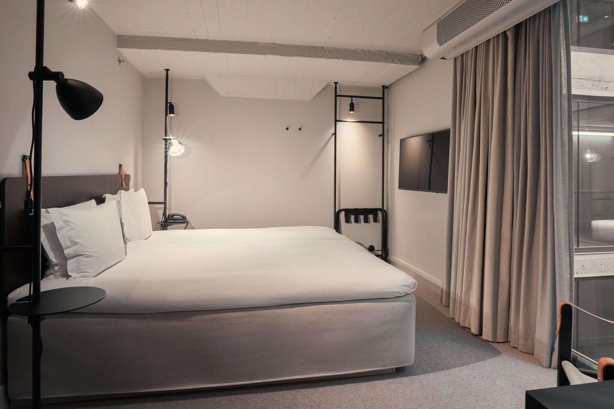 Double King Size Bed
