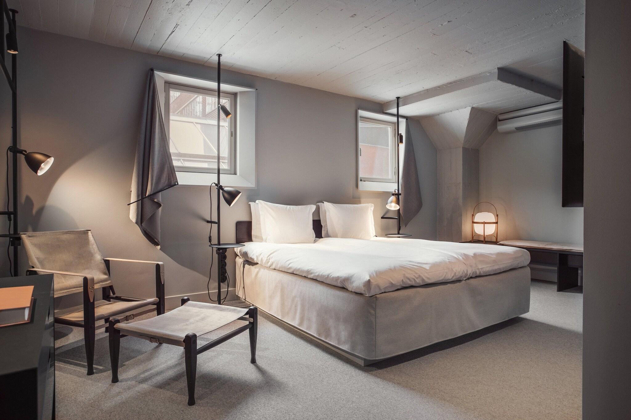 Double Superior King Bed