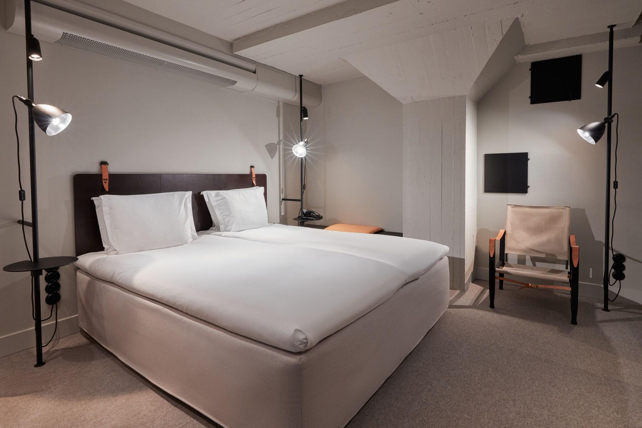 Double Queen Size Bed