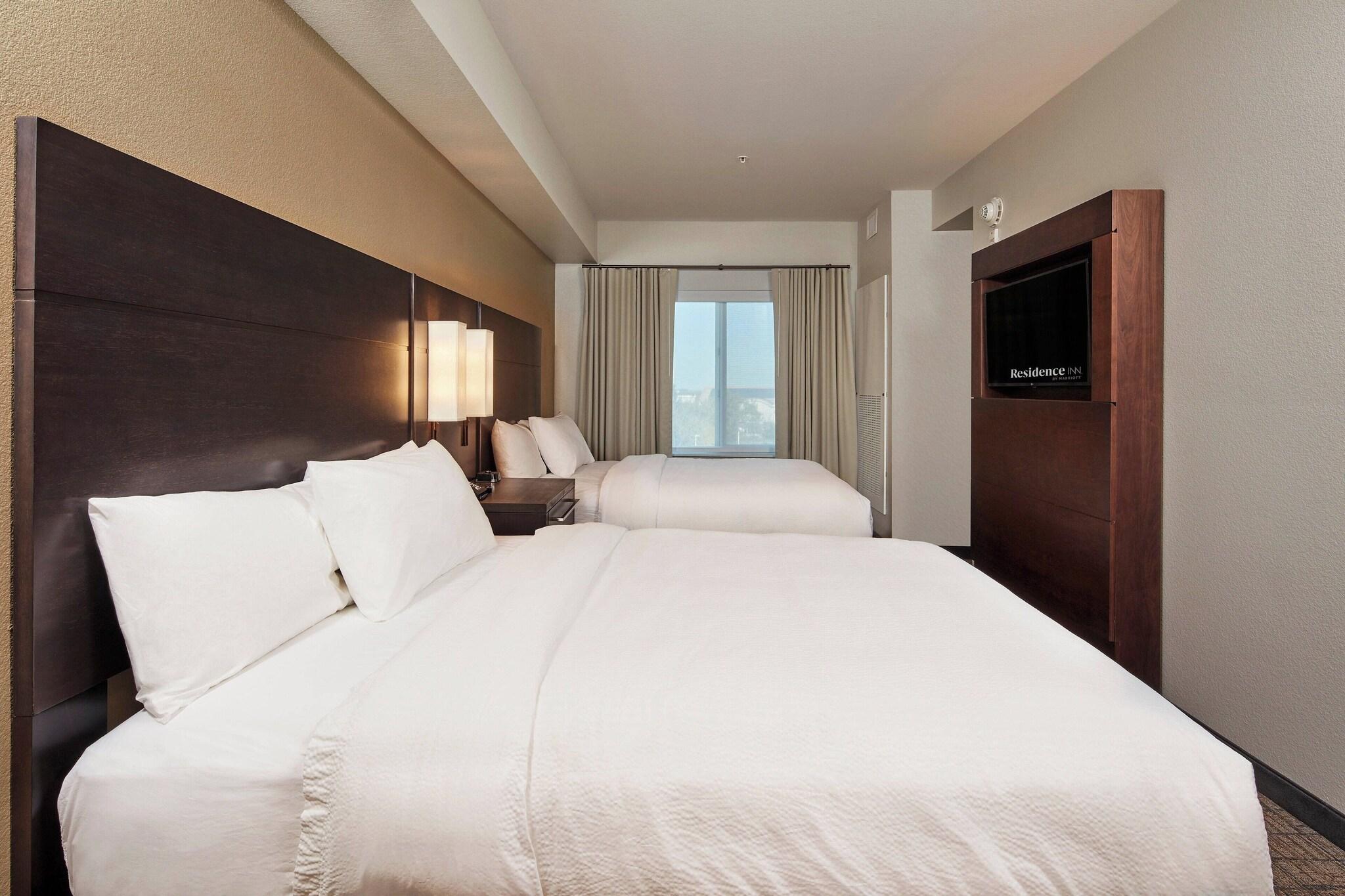 Suite Two Queen Beds One Bedroom