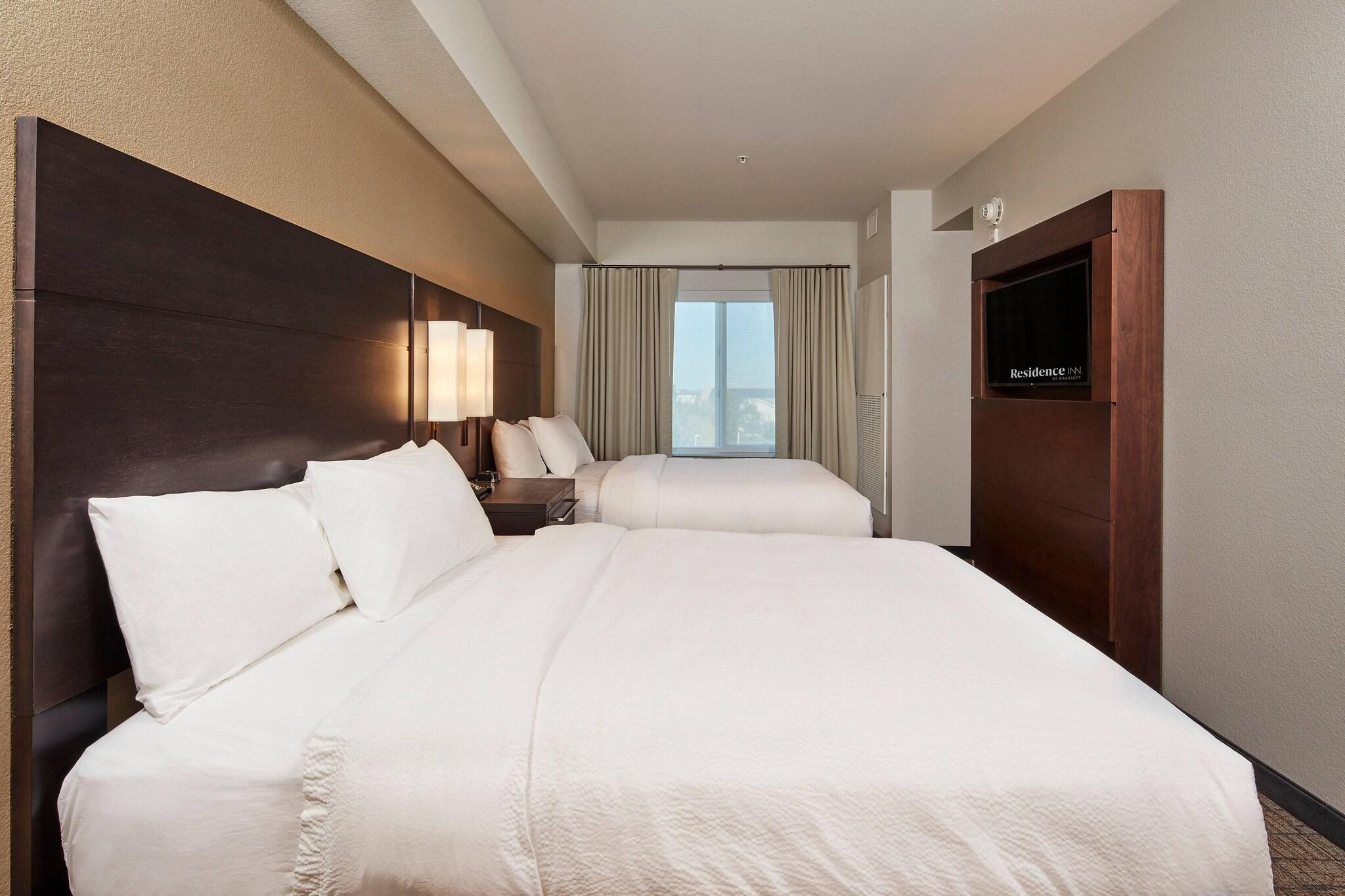 Suite Two Queen Beds One Bedroom