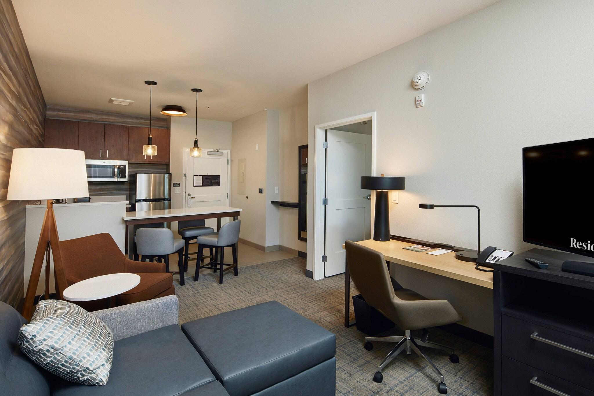 Suite Two Queen Beds One Bedroom