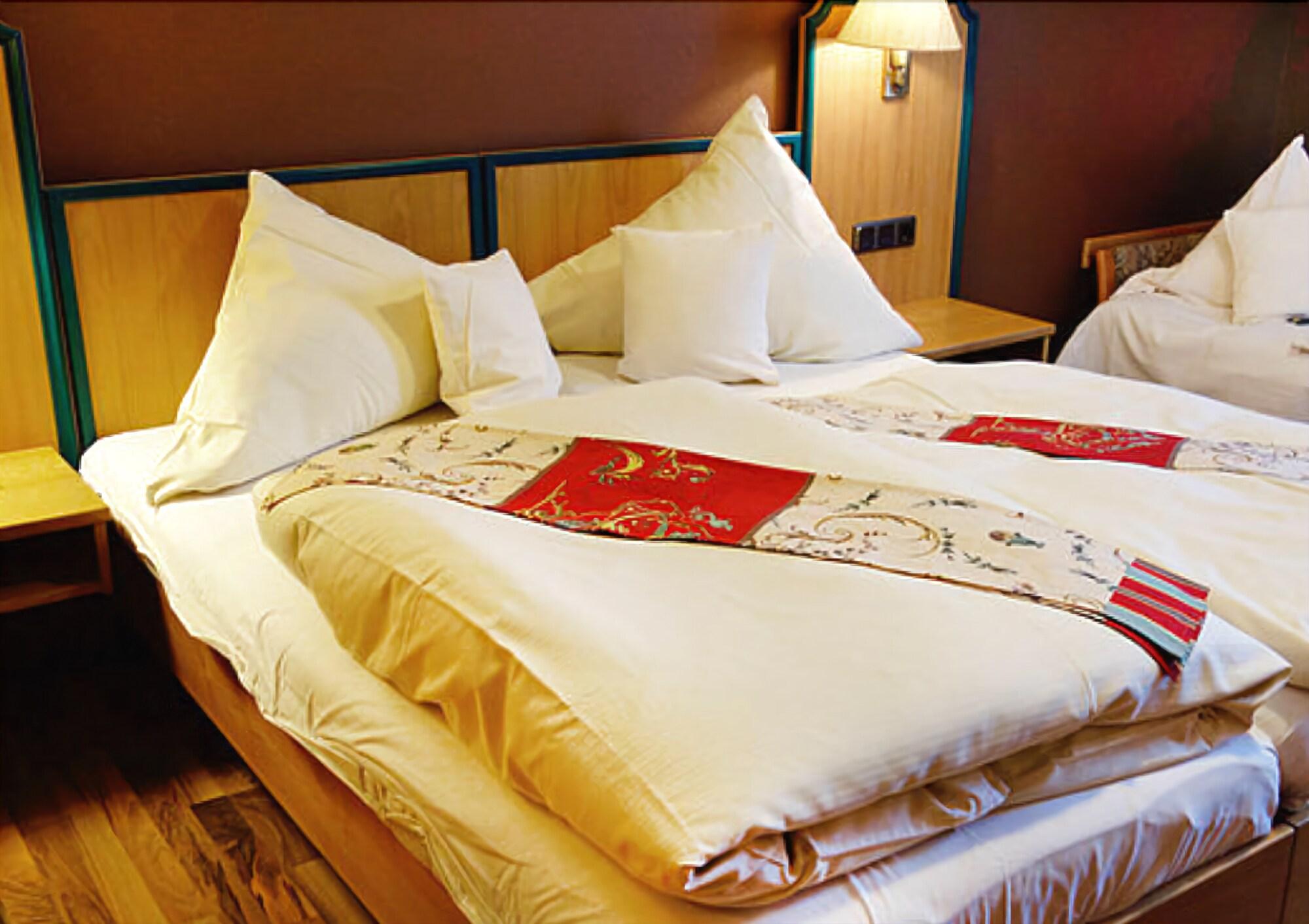 Double or Twin Deluxe One Bed