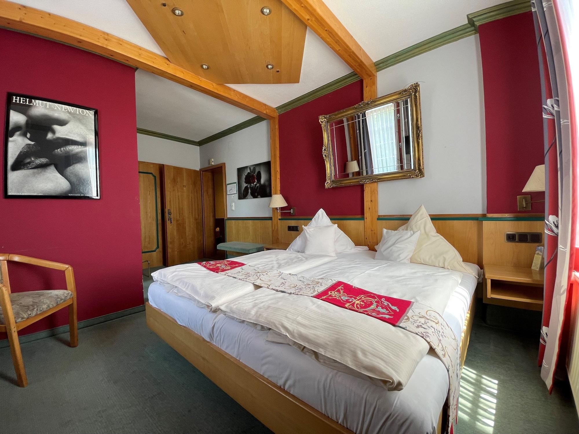 Double or Twin Deluxe One Bed