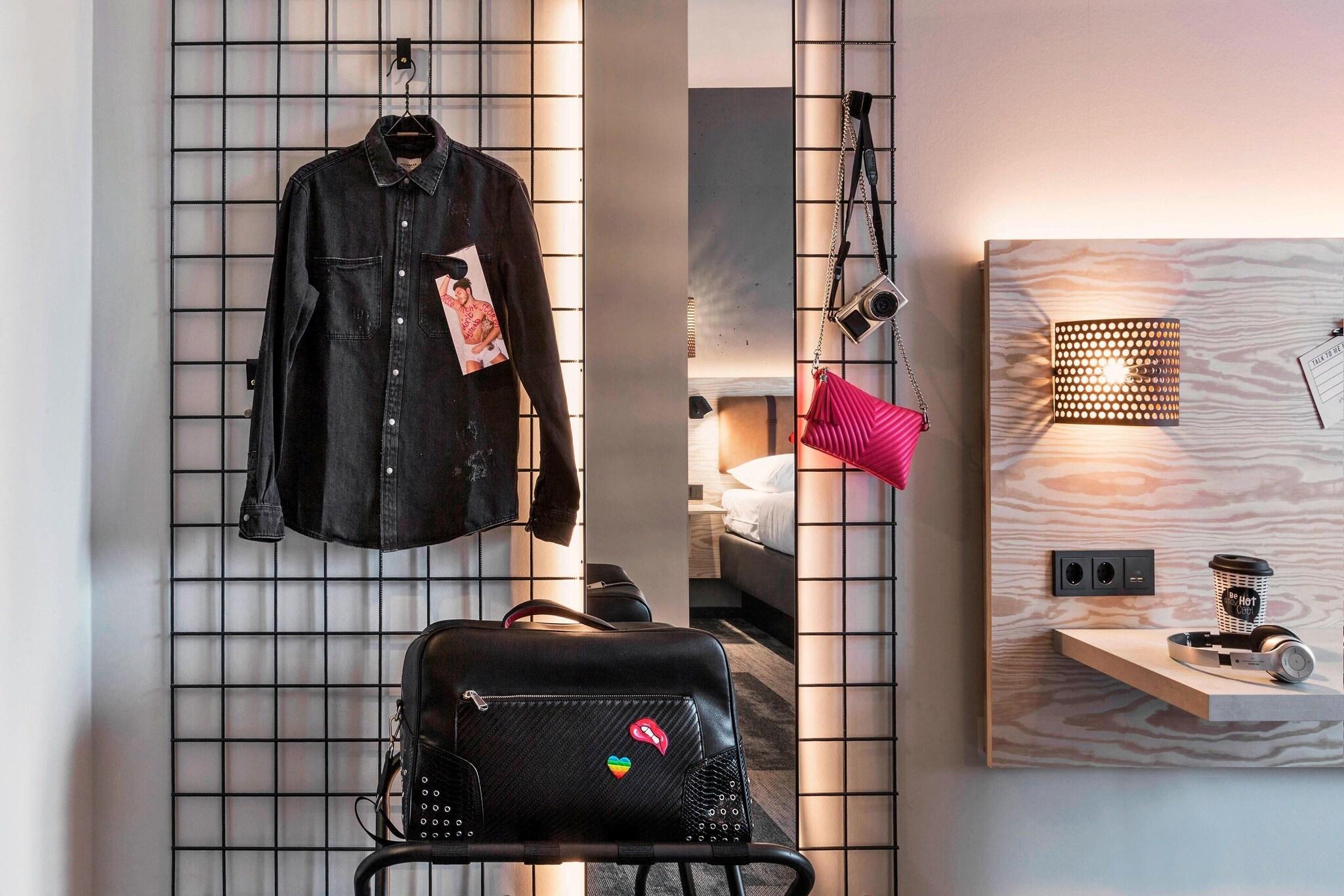 Double Queen Size Bed