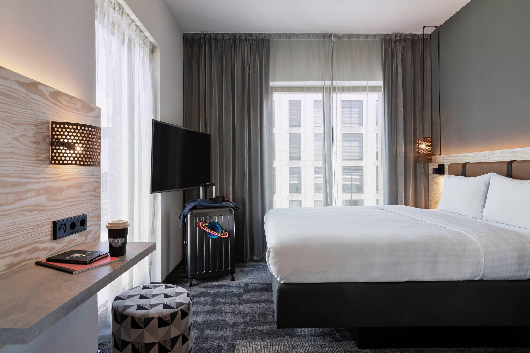 Double Queen Size Bed