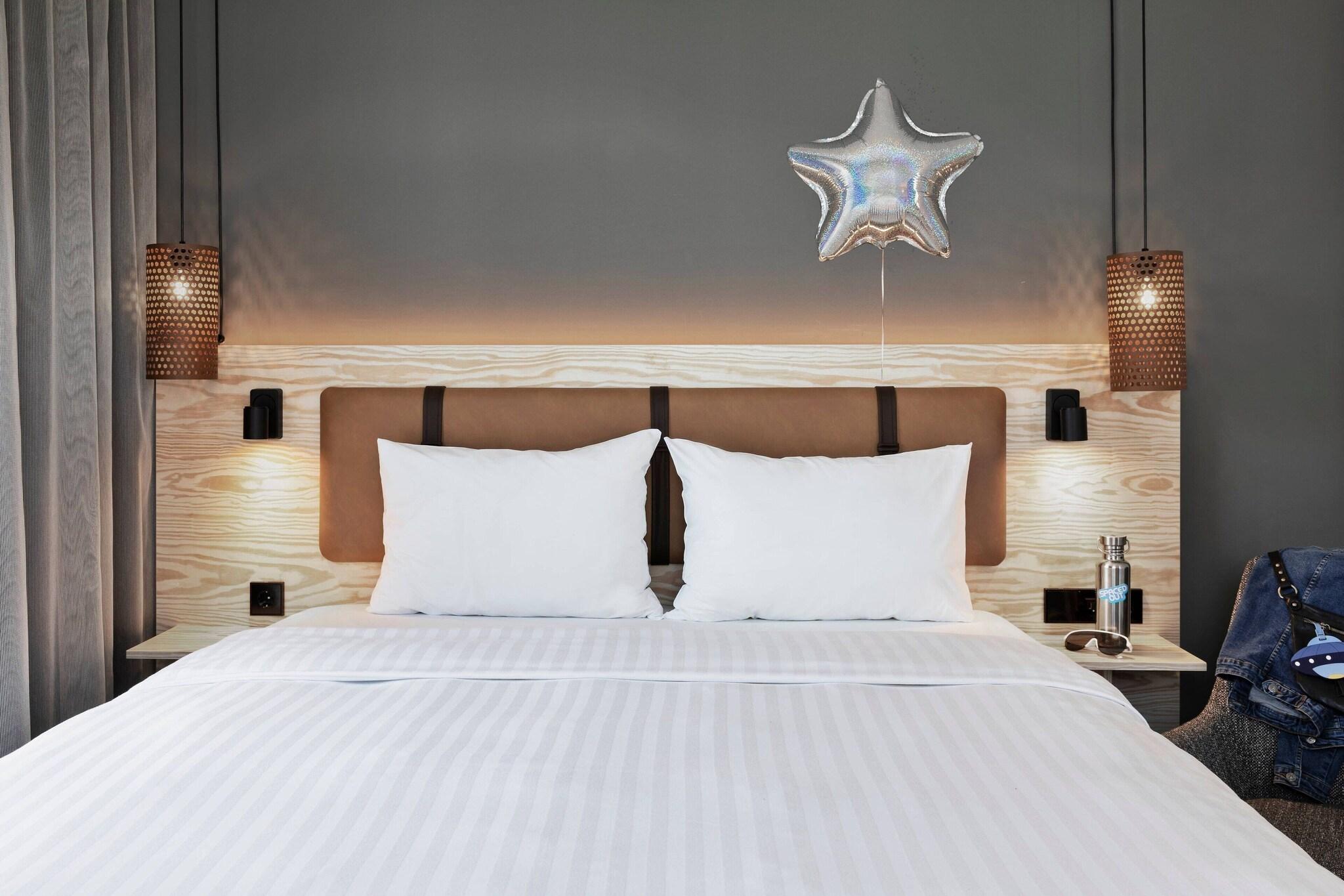 Double Queen Size Bed