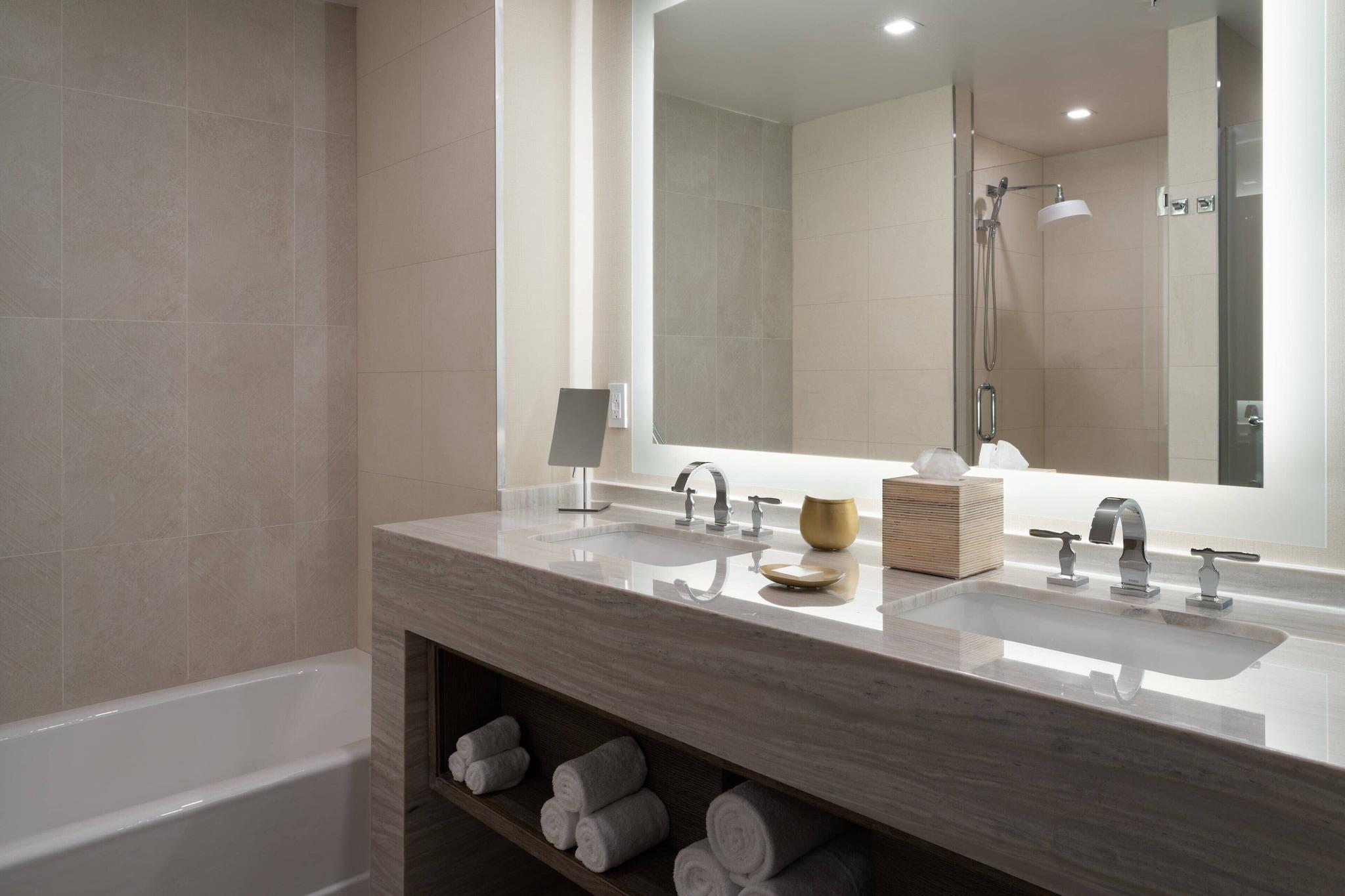 Suite Two Double Beds Non Smoking