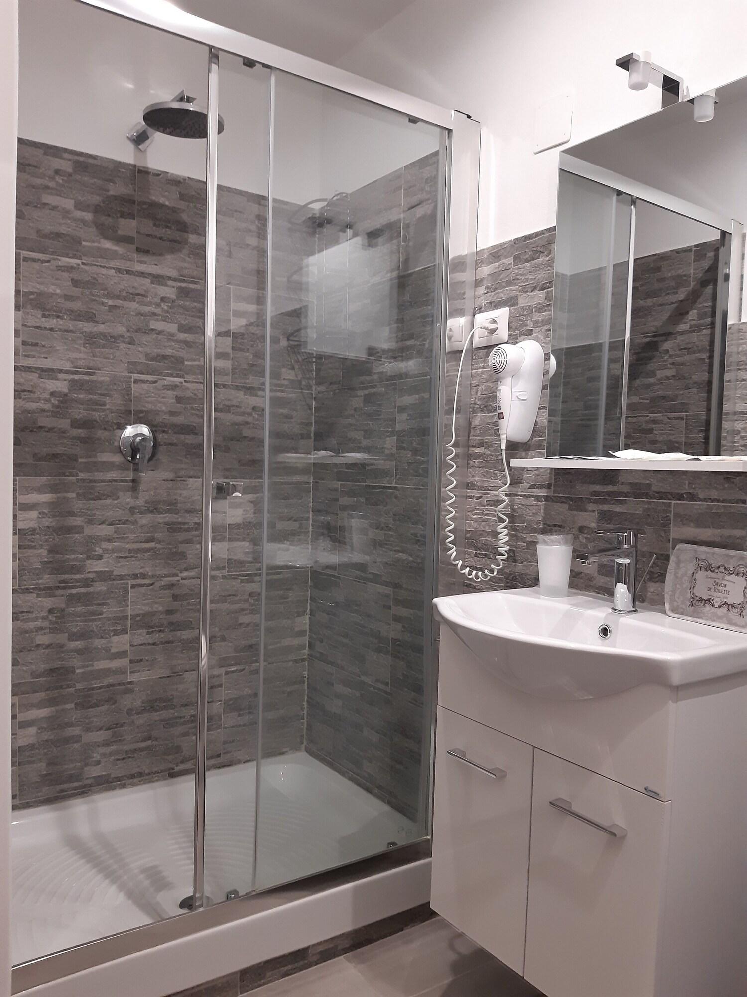 Double Classic Queen Bed