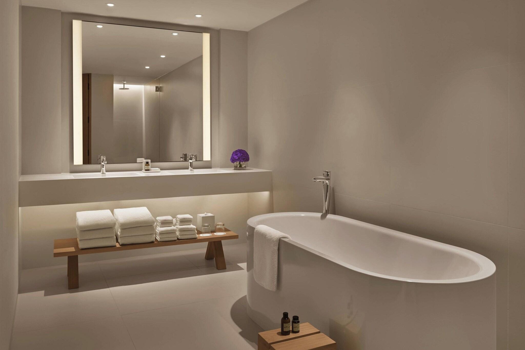 Suite Premier King Bed