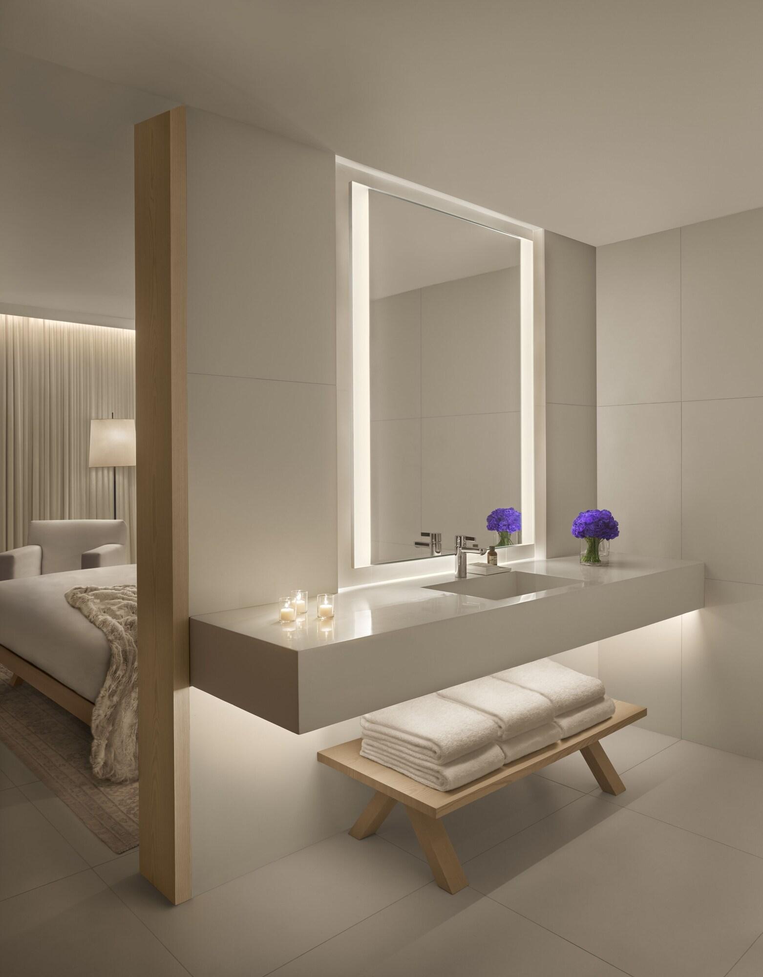 Double Deluxe King Bed