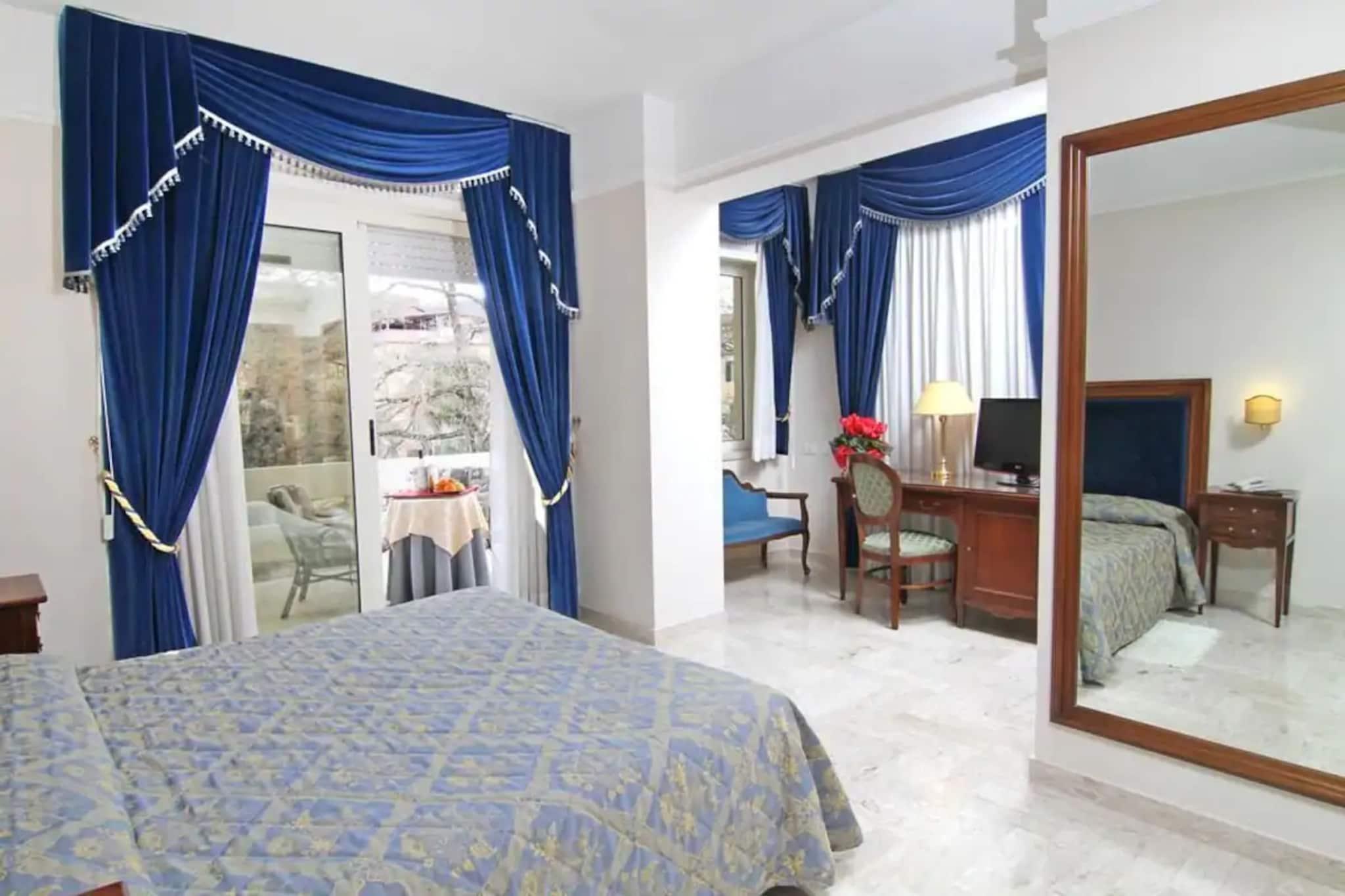 Suite Deluxe Queen Bed