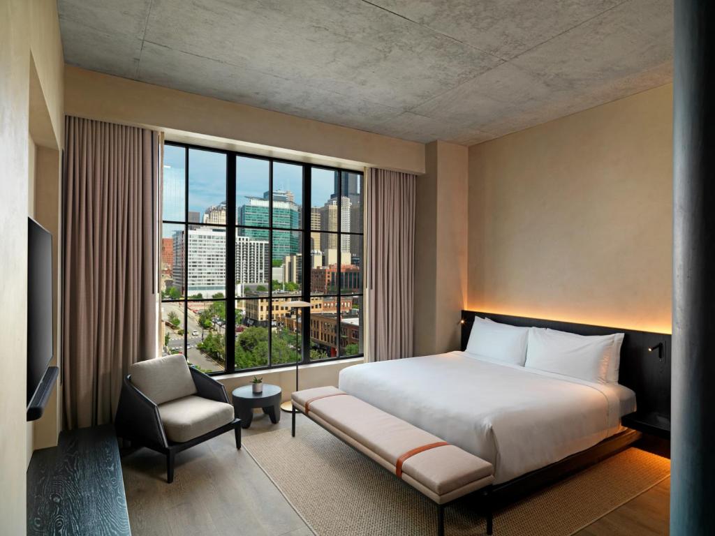 Double Deluxe King Bed