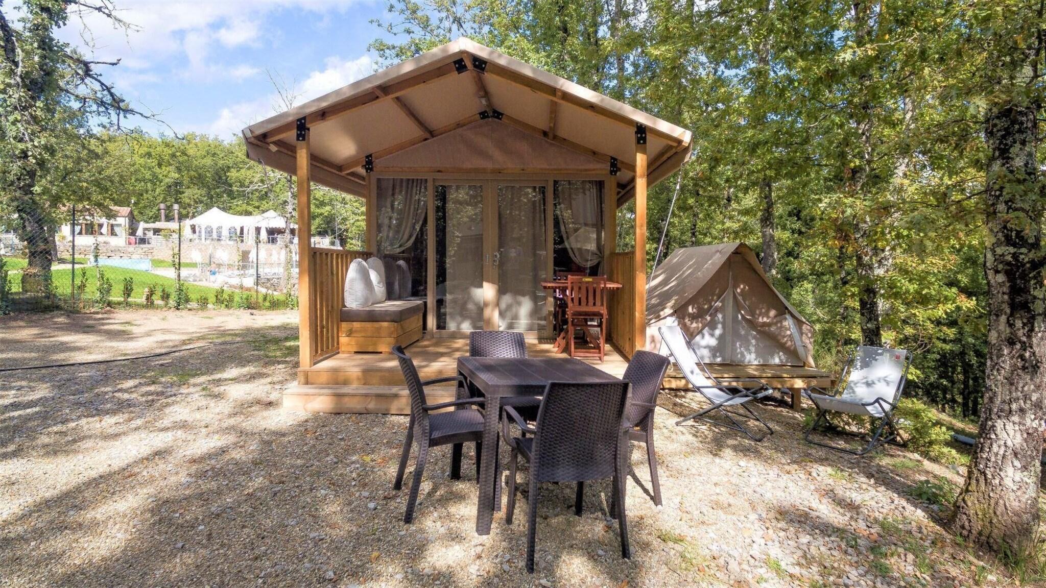 Family Room Queen Bed Two Bedrooms