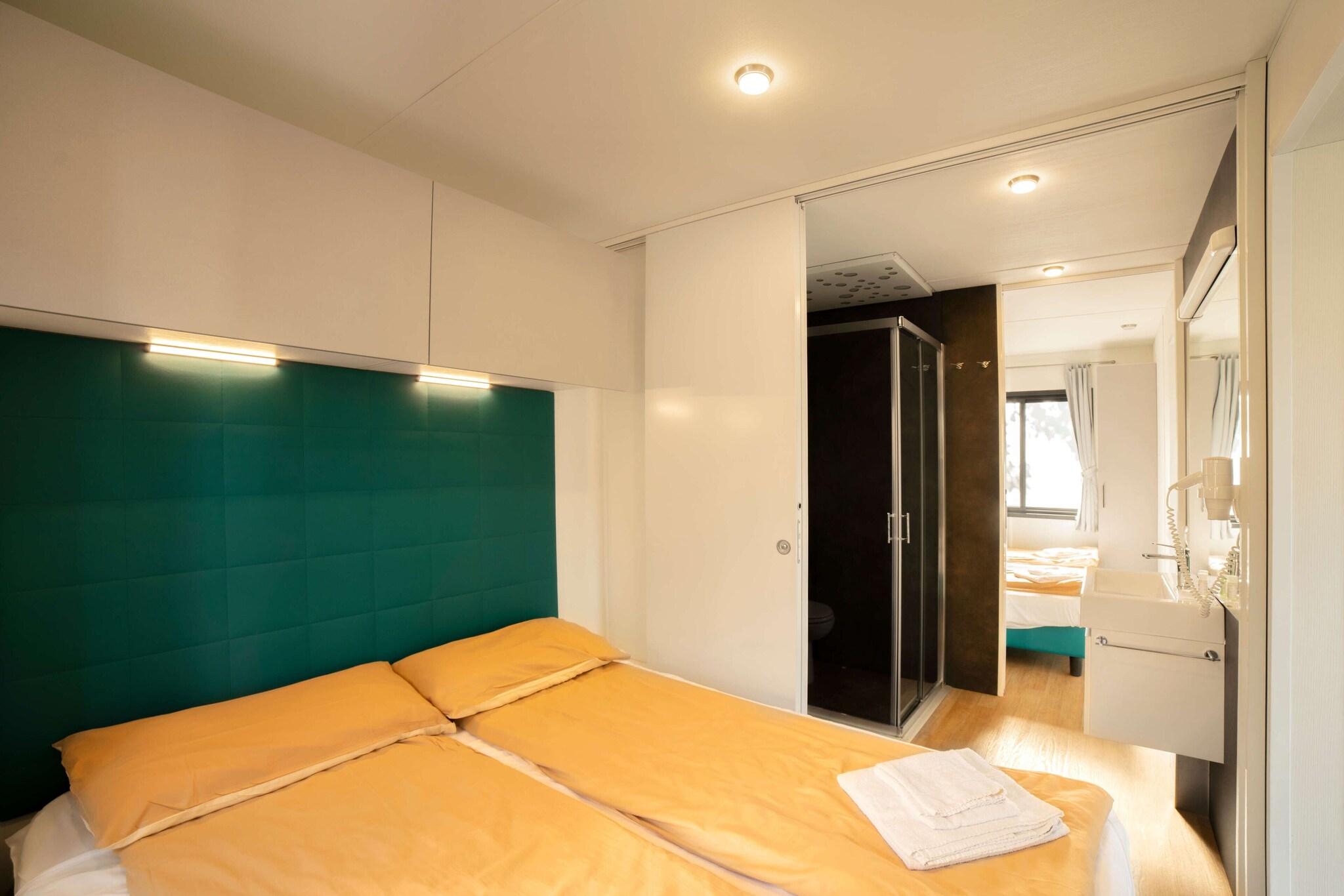 Bungalow Deluxe Queen Bed