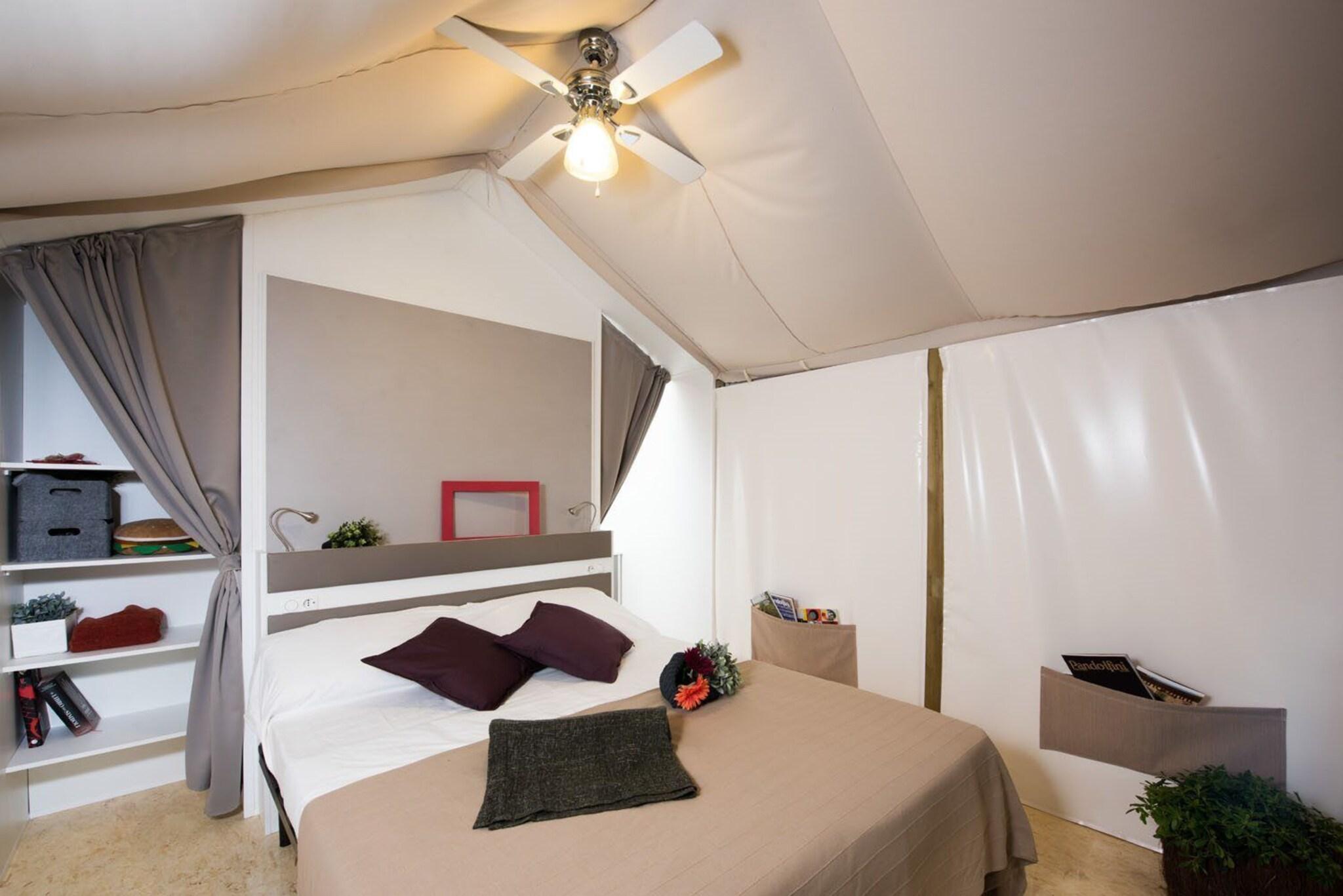 Family Room Queen Bed Two Bedrooms