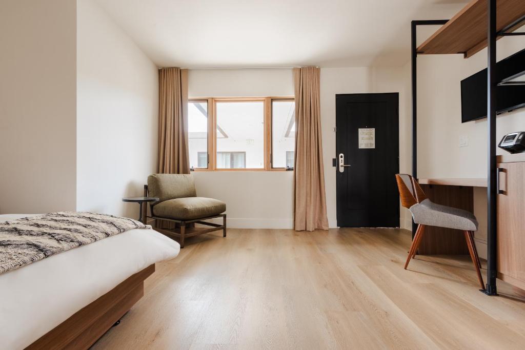 Double Premier King Bed