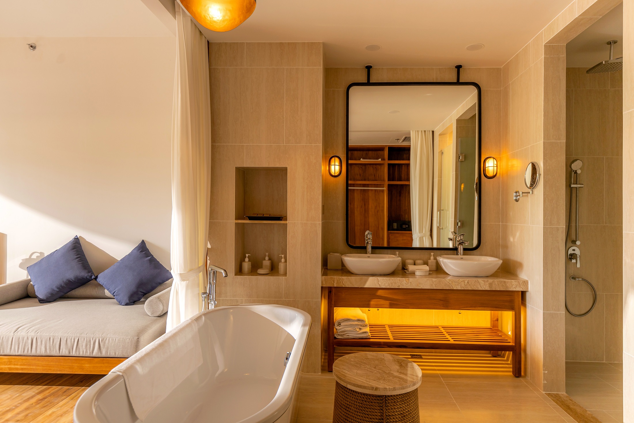 Twin Deluxe Garden View