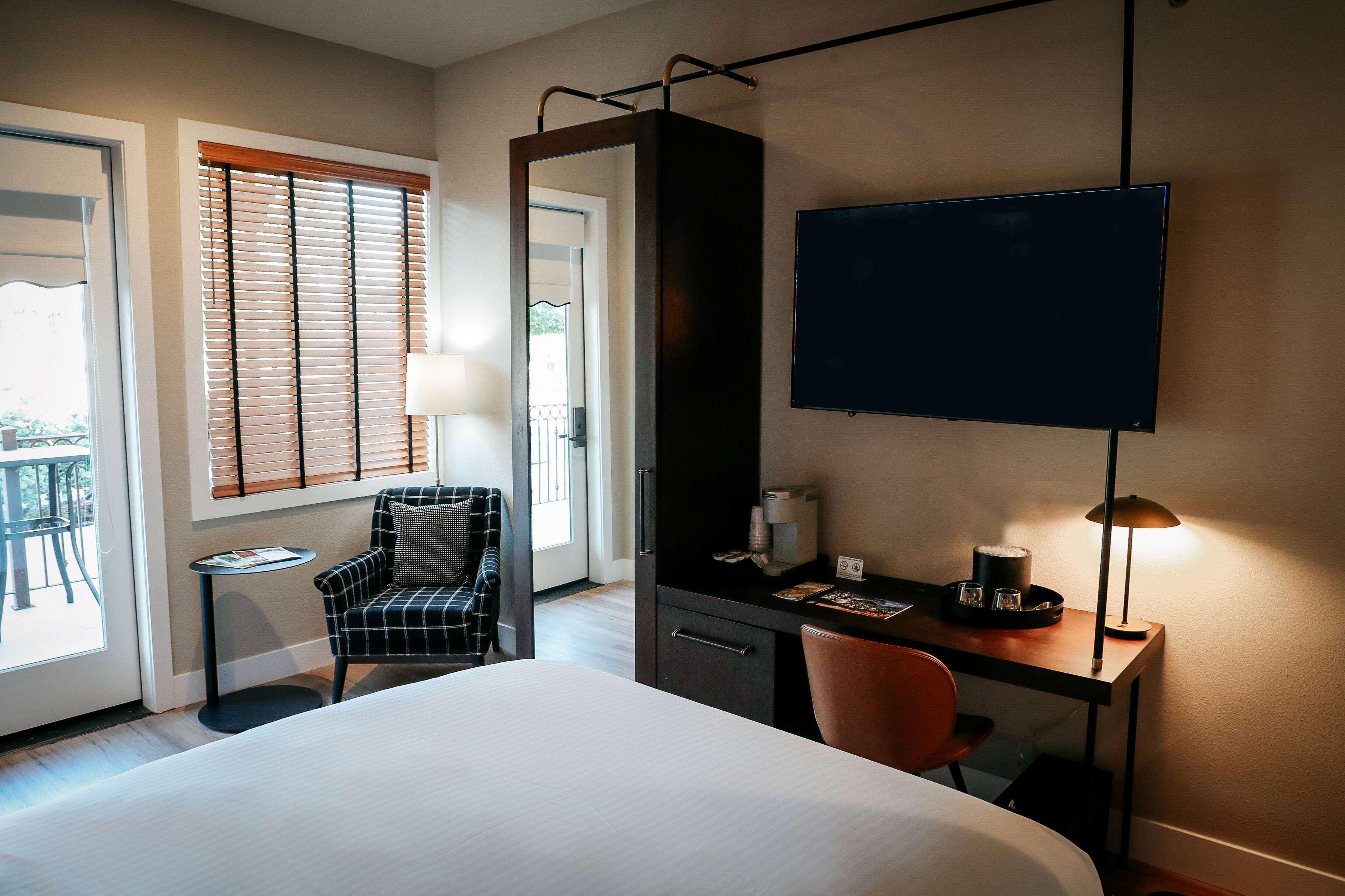 Room Deluxe Queen Bed