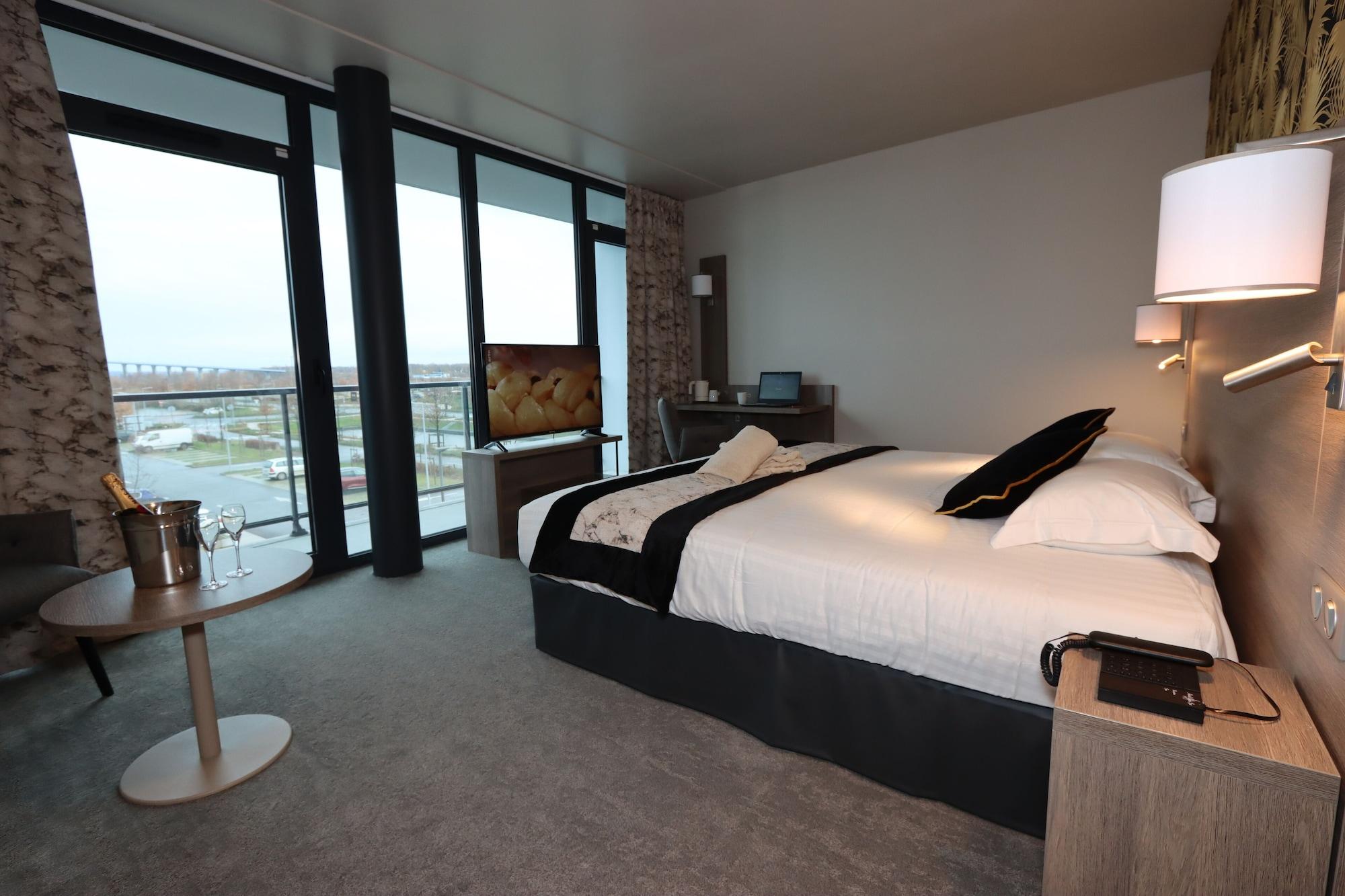 Junior Suite King Size Bed