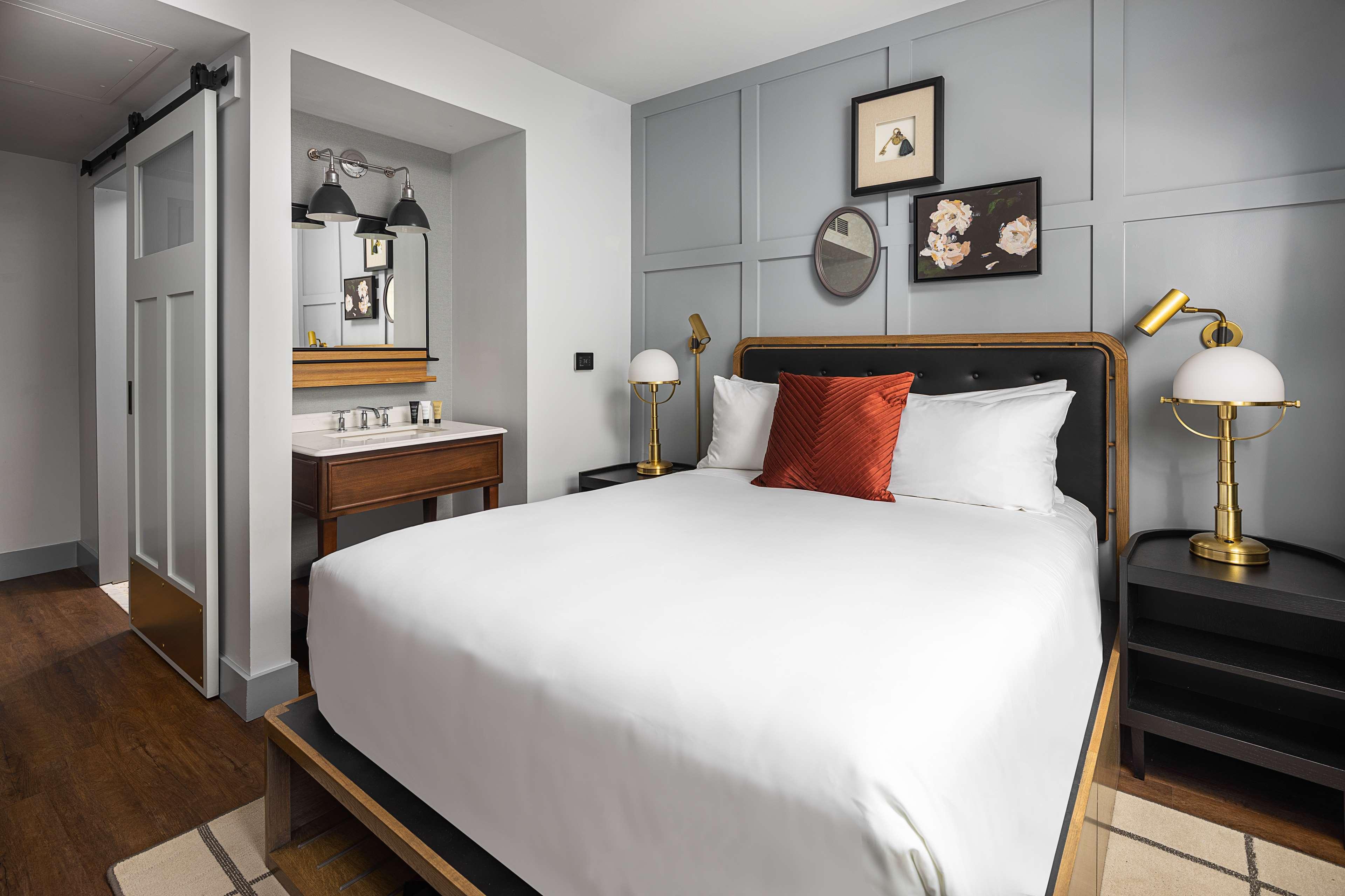 Suite King Bed One Bedroom 