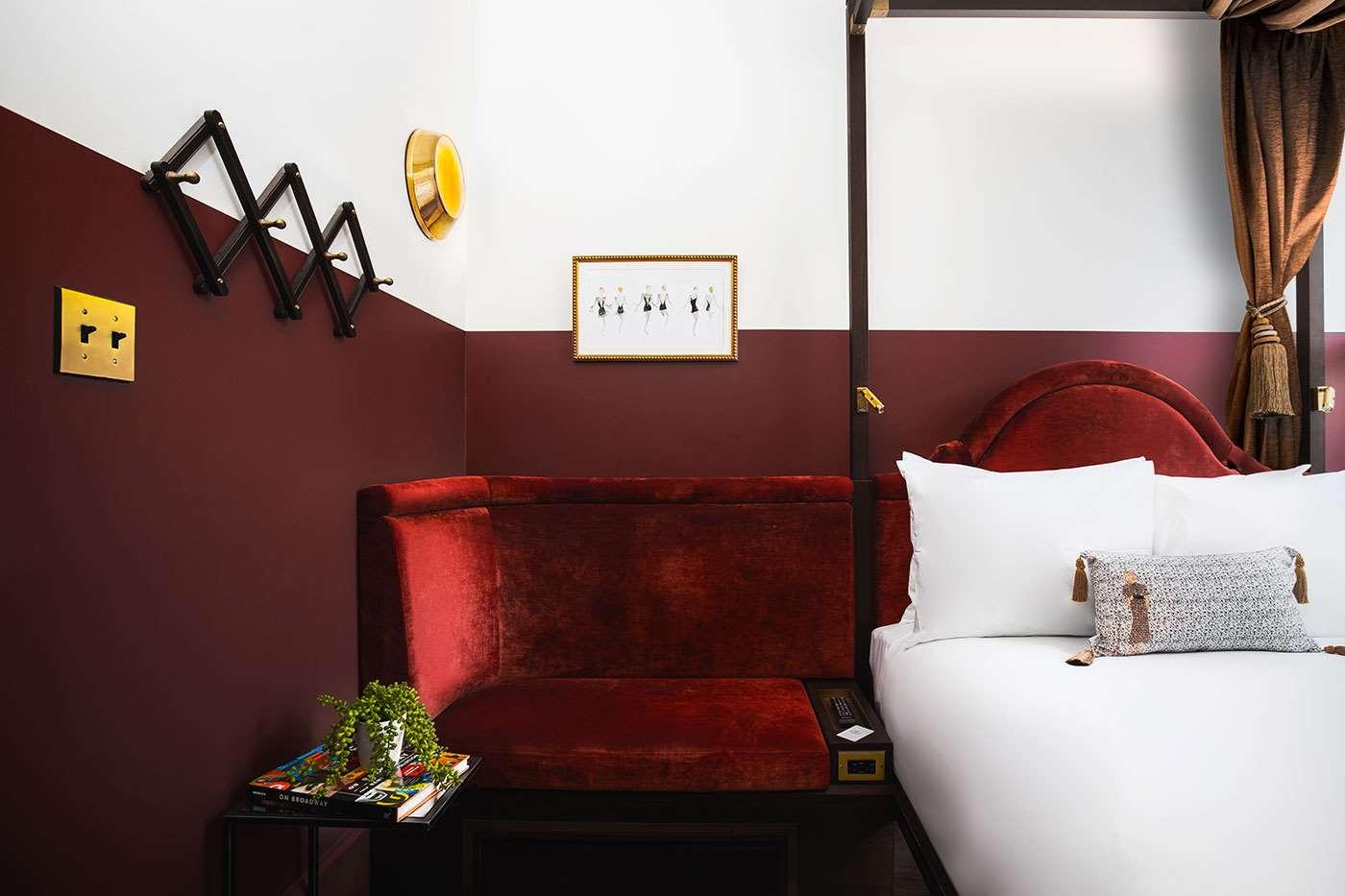 Room Queen Size Bed