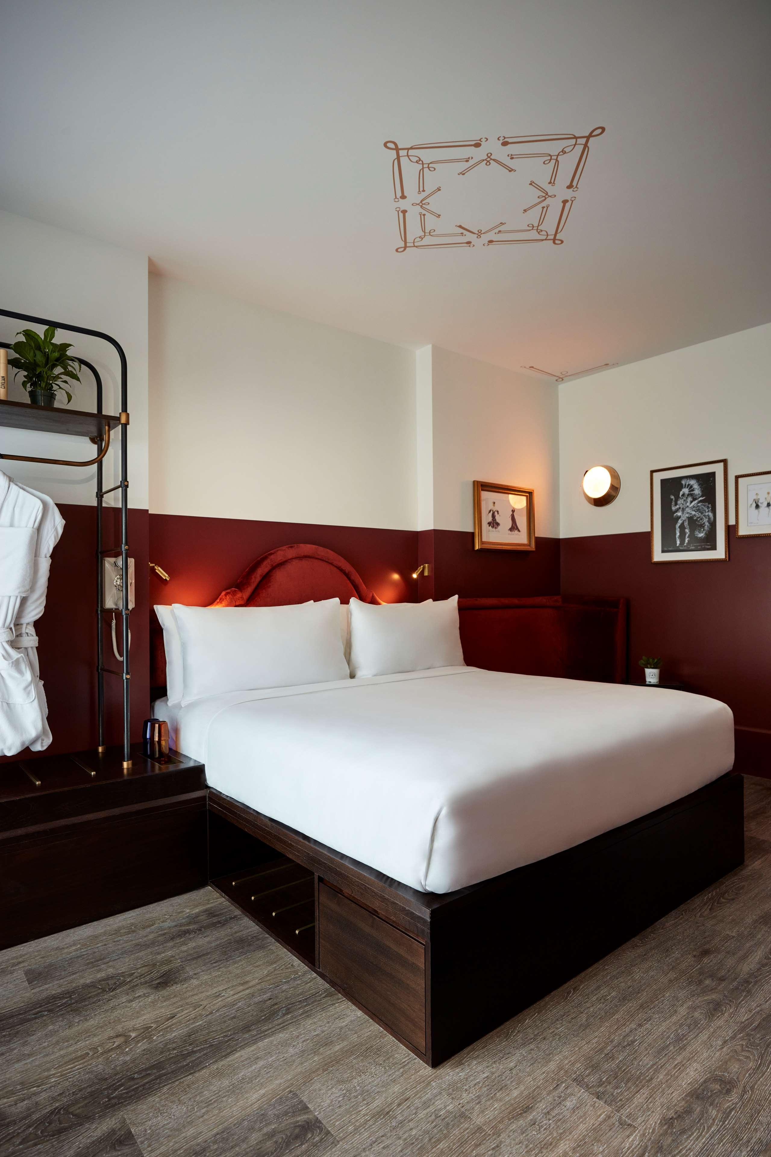 Room Accessible King Size Bed