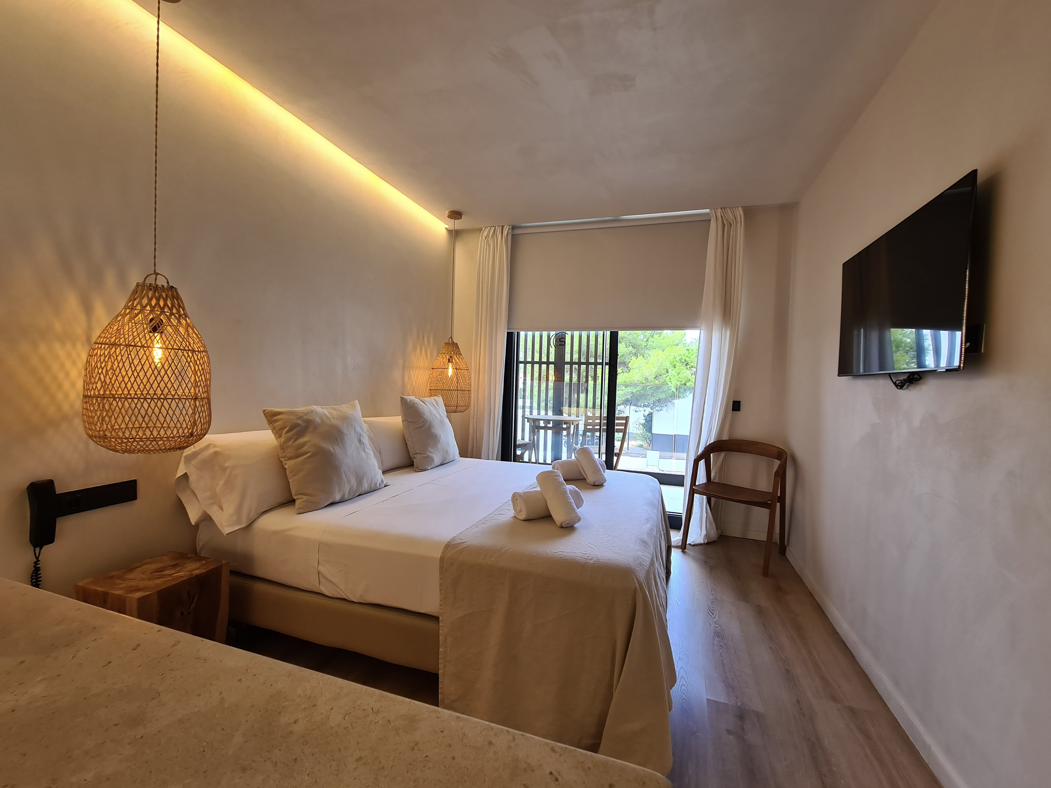 Double or Twin Standard