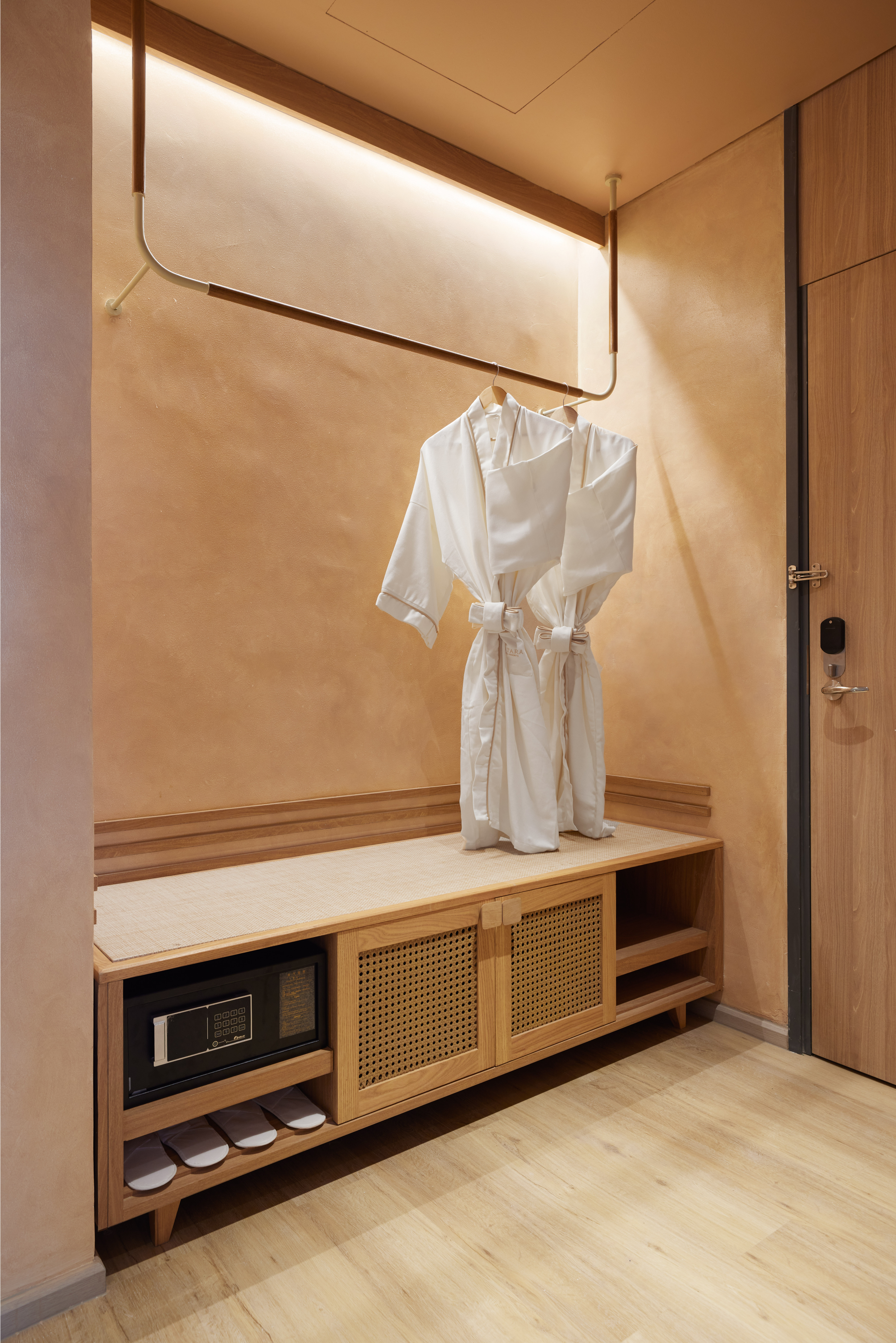 Studio King Size Bed